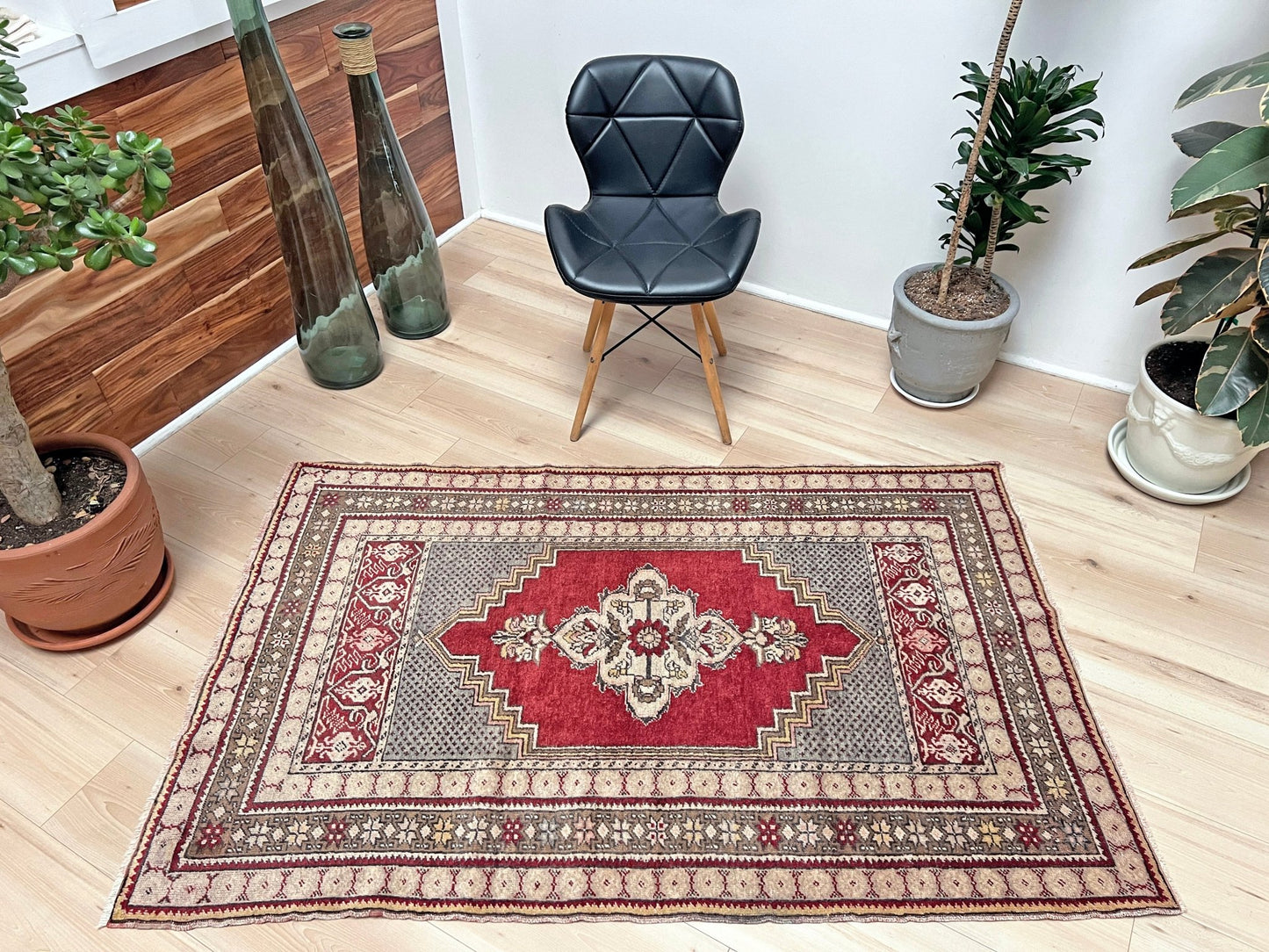 Kirsehir handmade wool vintage turkish rug shop san francisco bay area. Buy handmade rug online free shipping USA Canada.