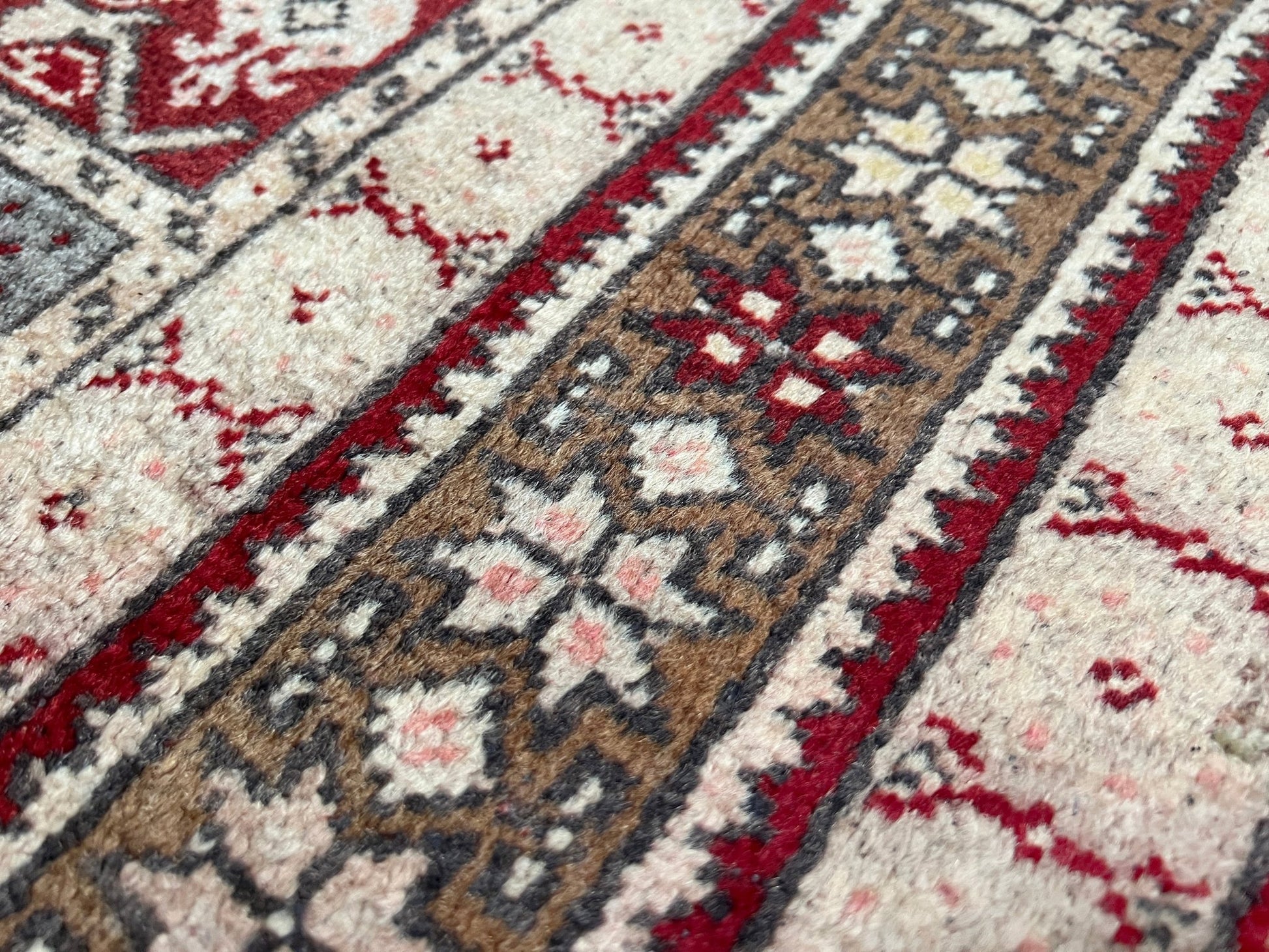 Kirsehir handmade wool vintage turkish rug shop san francisco bay area. Buy handmade rug online free shipping USA Canada.