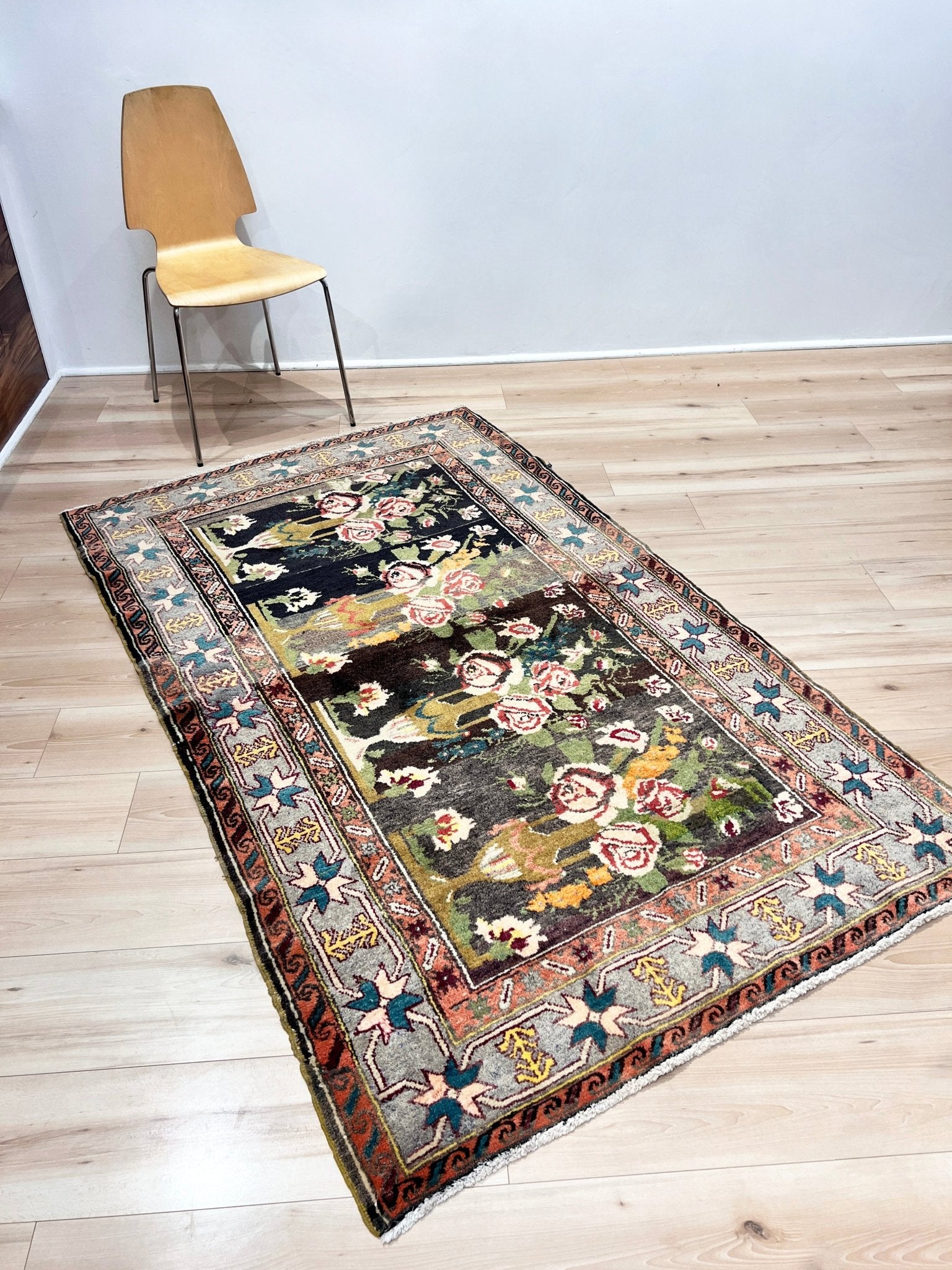 karabagh roses vintage caucasian rug. Oriental rug shop San Francisco Bay Area. Buy handmade wool rug online free shipping