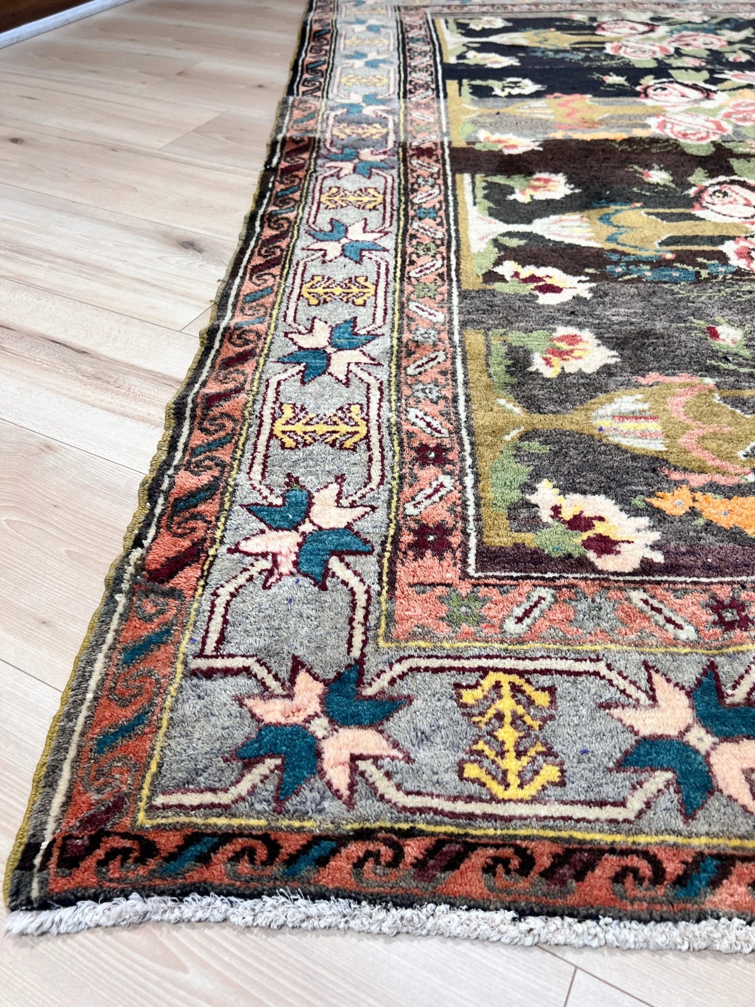 karabagh roses vintage caucasian rug. Oriental rug shop San Francisco Bay Area. Buy handmade wool rug online free shipping