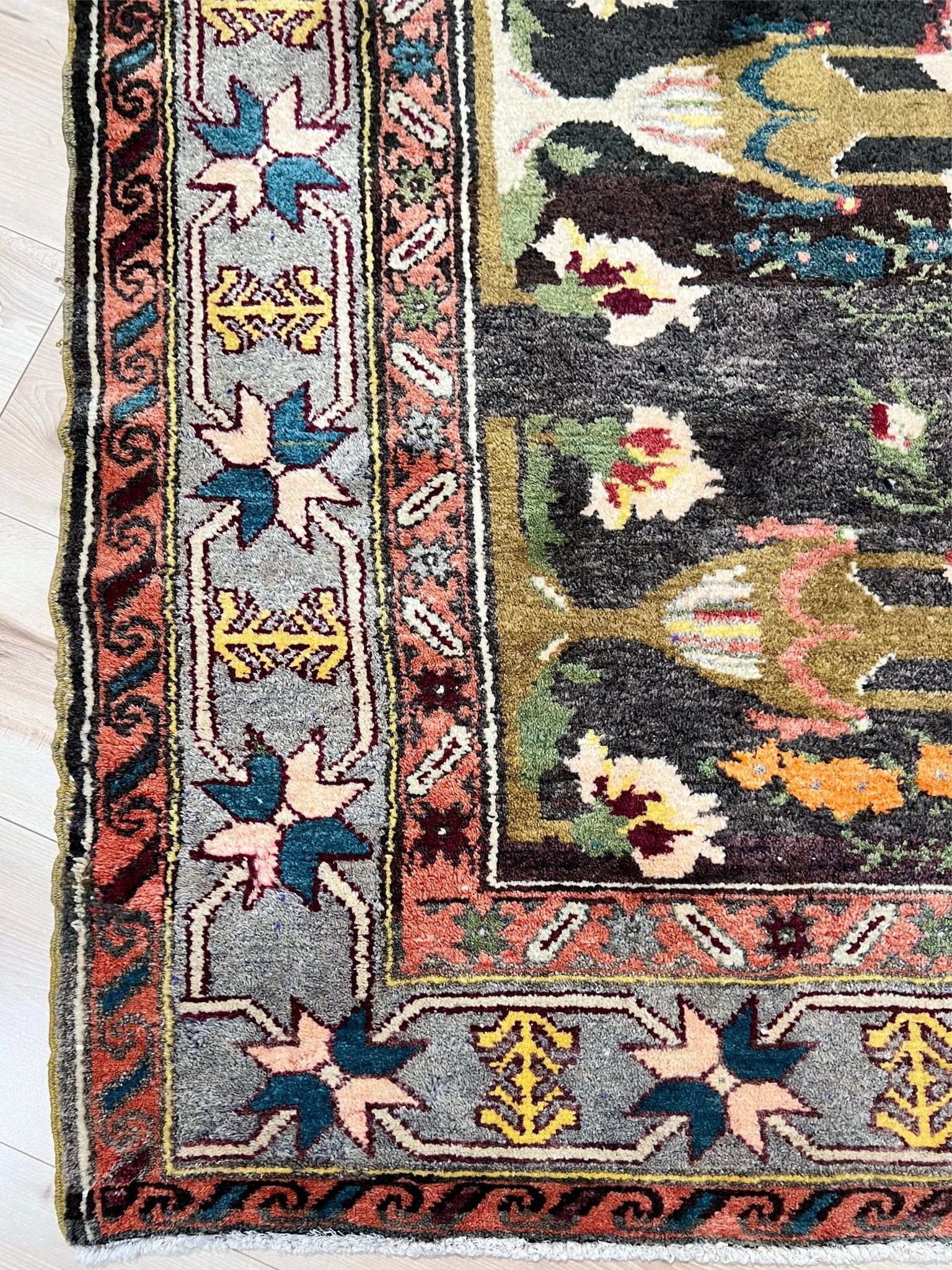 karabagh roses vintage caucasian rug. Oriental rug shop San Francisco Bay Area. Buy handmade wool rug online free shipping