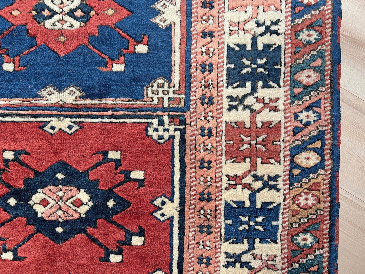 Yuntdag vintage turkish rug. 4x6 wool rug Soft handmade rug. Turkish rug shop san francisco bay area. Buy oriental rug online