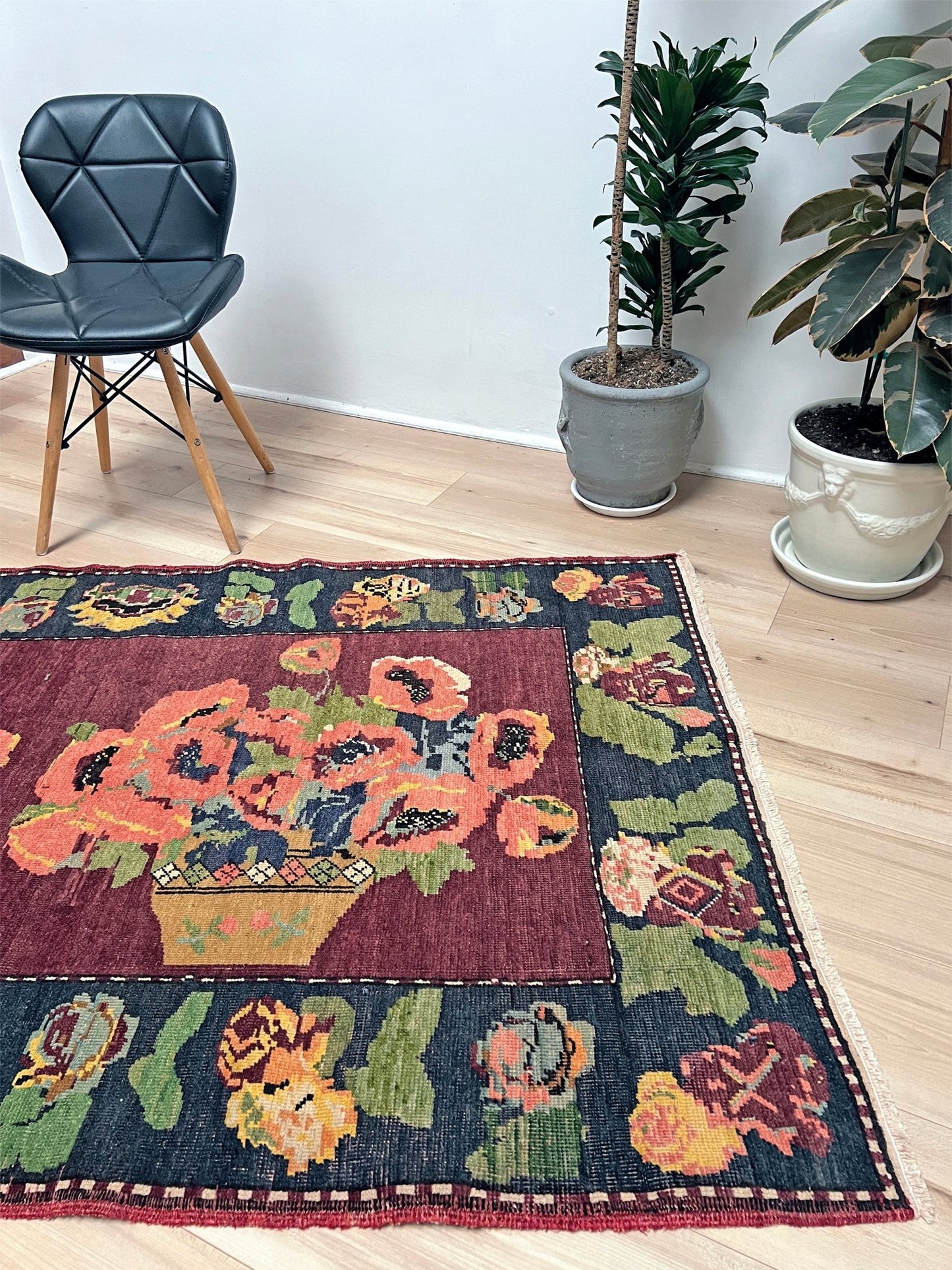 Pictoral floral caucasian rug wall hanging. Buy small handmade wool rug shop san francisco bay area berkeley. Buy rug online