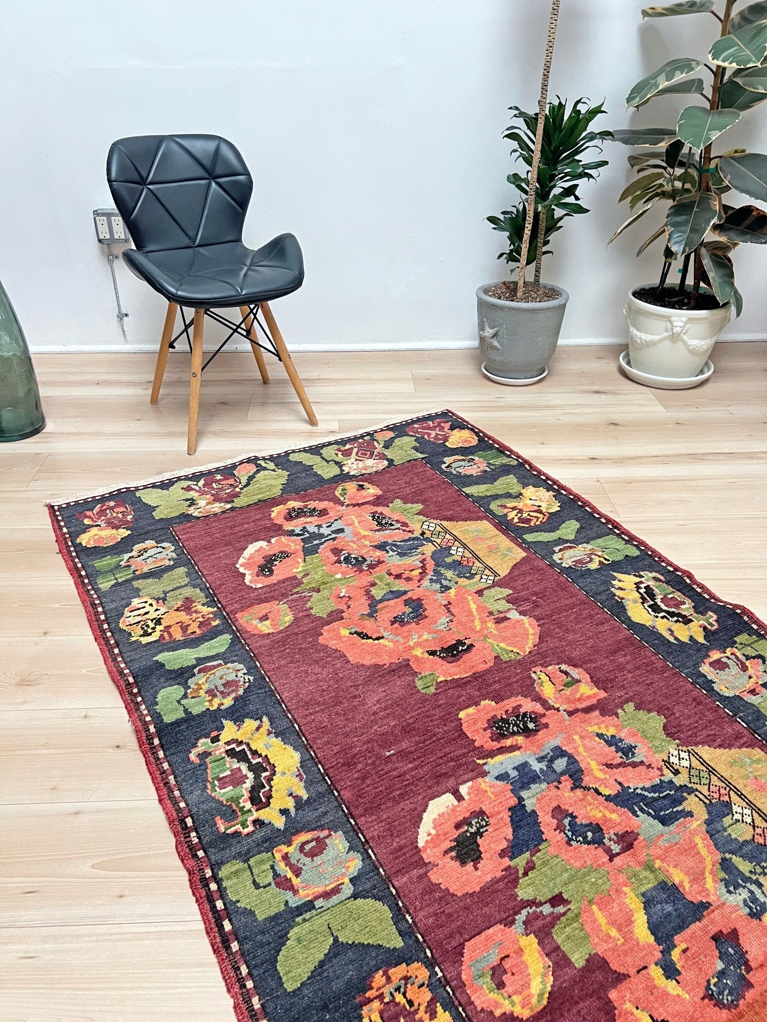 Pictoral floral caucasian rug wall hanging. Buy small handmade wool rug shop san francisco bay area berkeley. Buy rug online