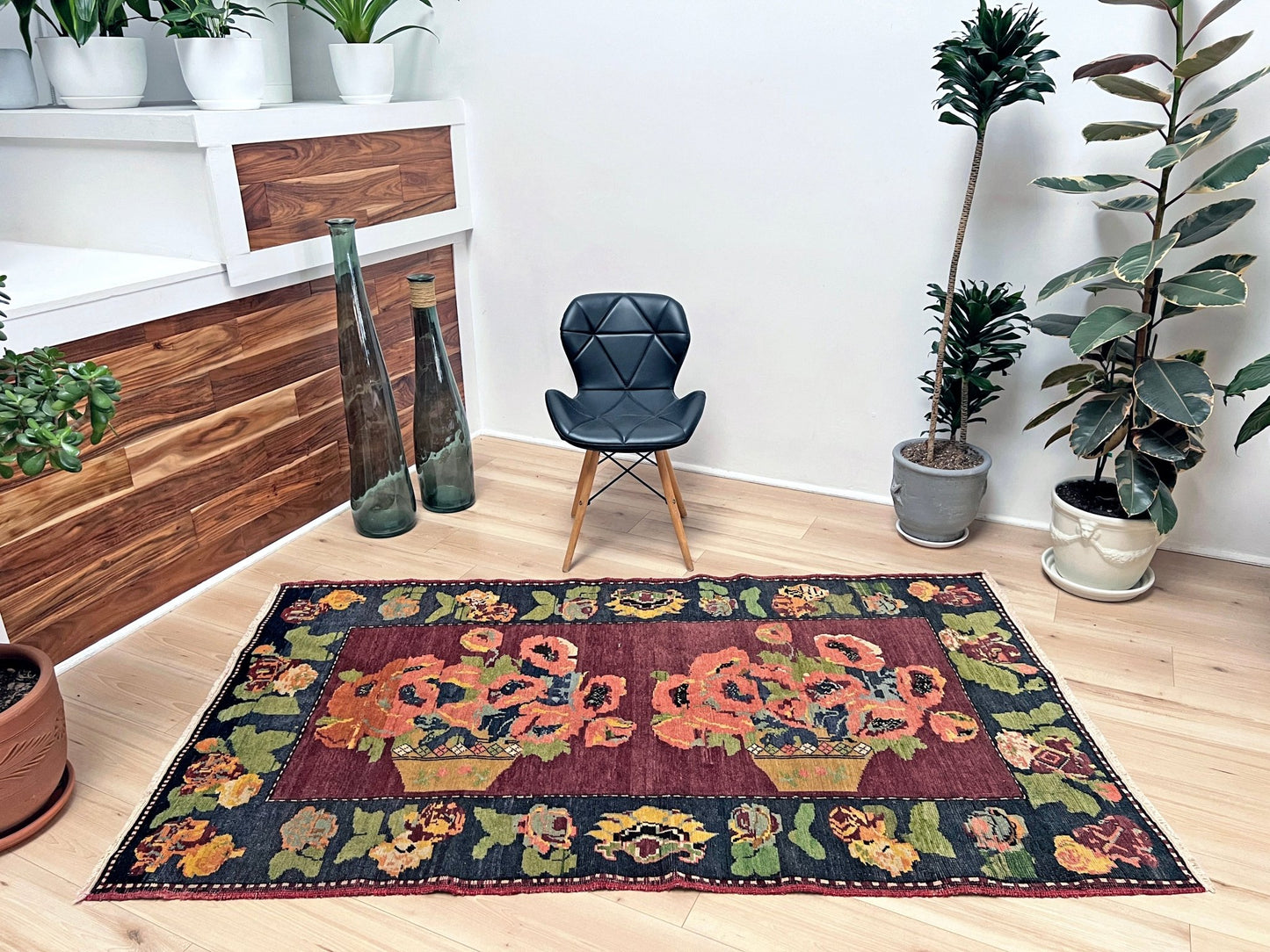 Pictoral floral caucasian rug wall hanging. Buy small handmade wool rug shop san francisco bay area berkeley. Buy rug online