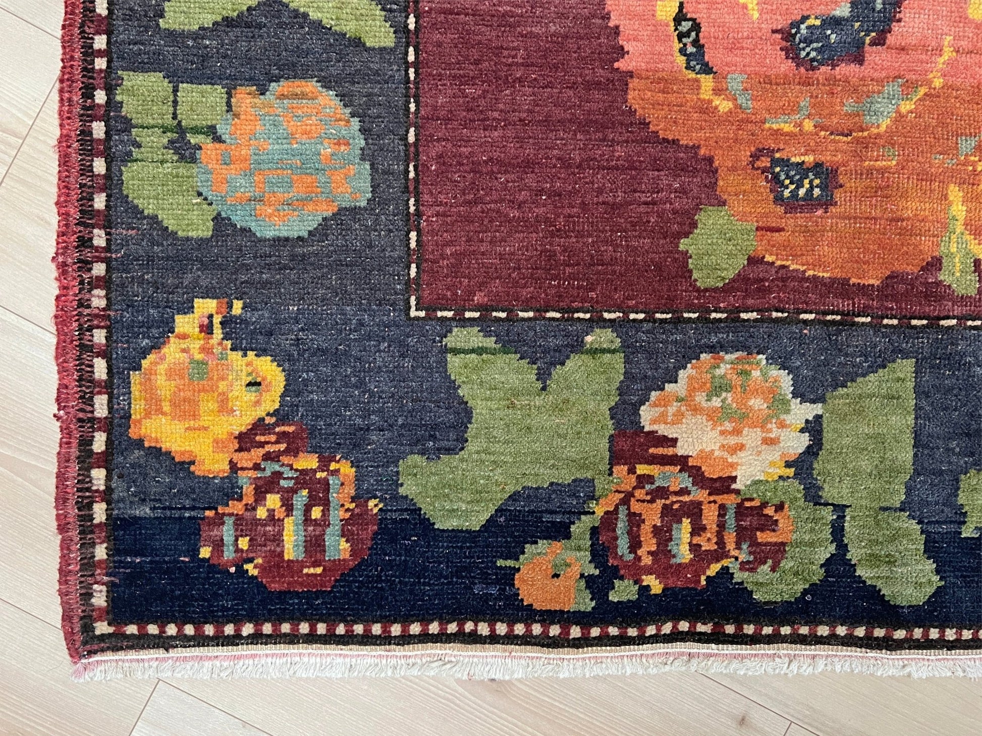 Pictoral floral caucasian rug wall hanging. Buy small handmade wool rug shop san francisco bay area berkeley. Buy rug online