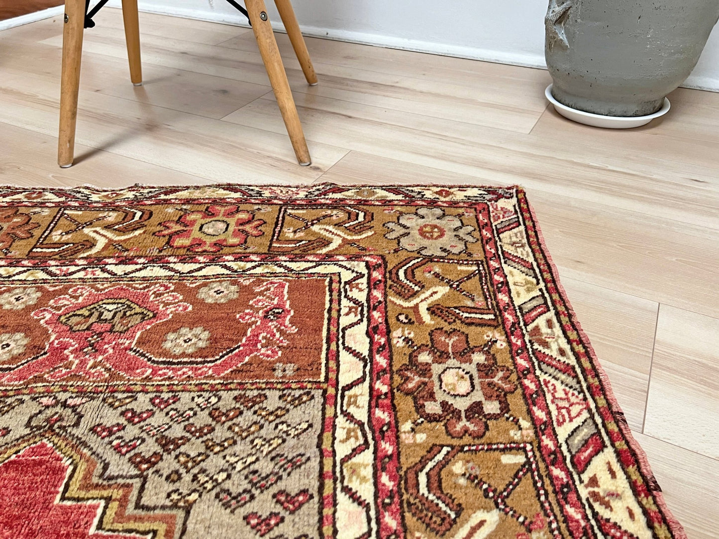 Kirsehir handmade wool vintage turkish rug shop san francisco bay area. Buy handmade rug online free shipping USA Canada.