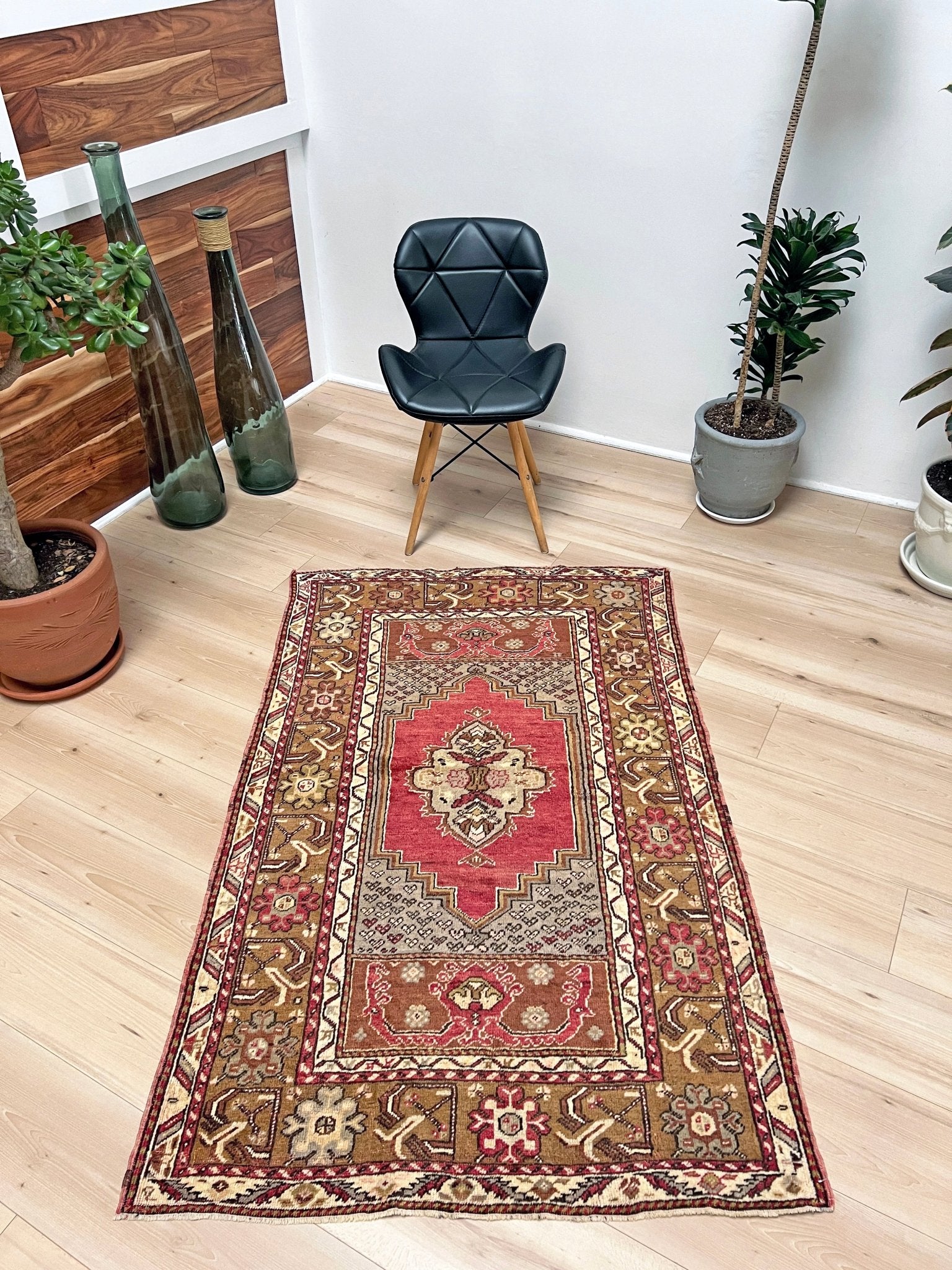 Kirsehir handmade wool vintage turkish rug shop san francisco bay area. Buy handmade rug online free shipping USA Canada.