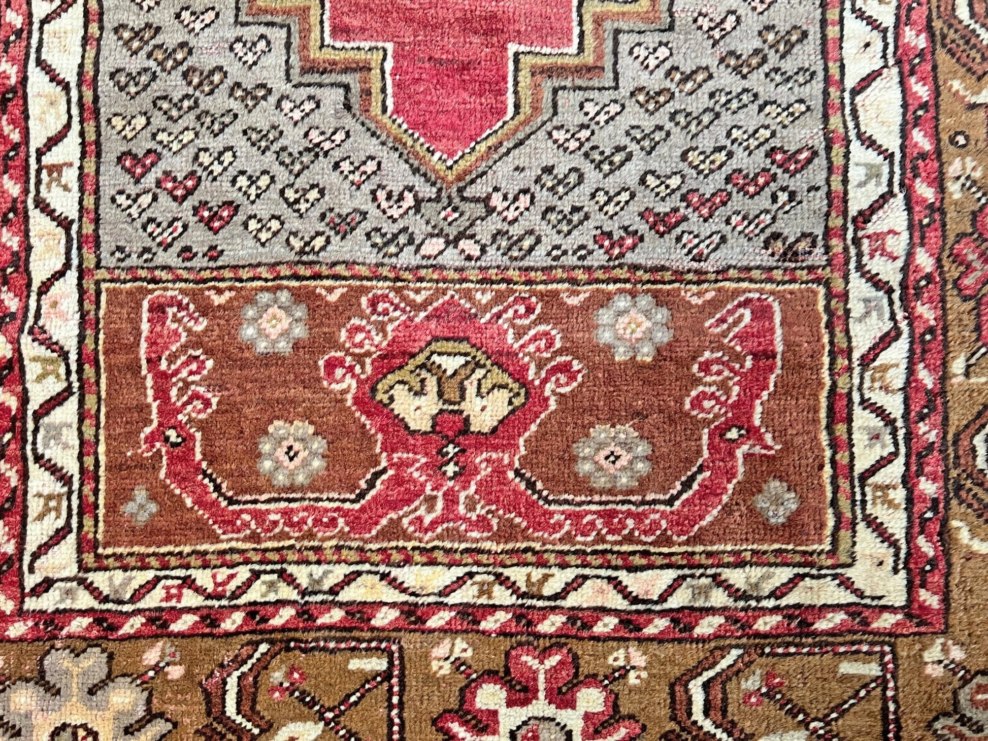 Kirsehir handmade wool vintage turkish rug shop san francisco bay area. Buy handmade rug online free shipping USA Canada.