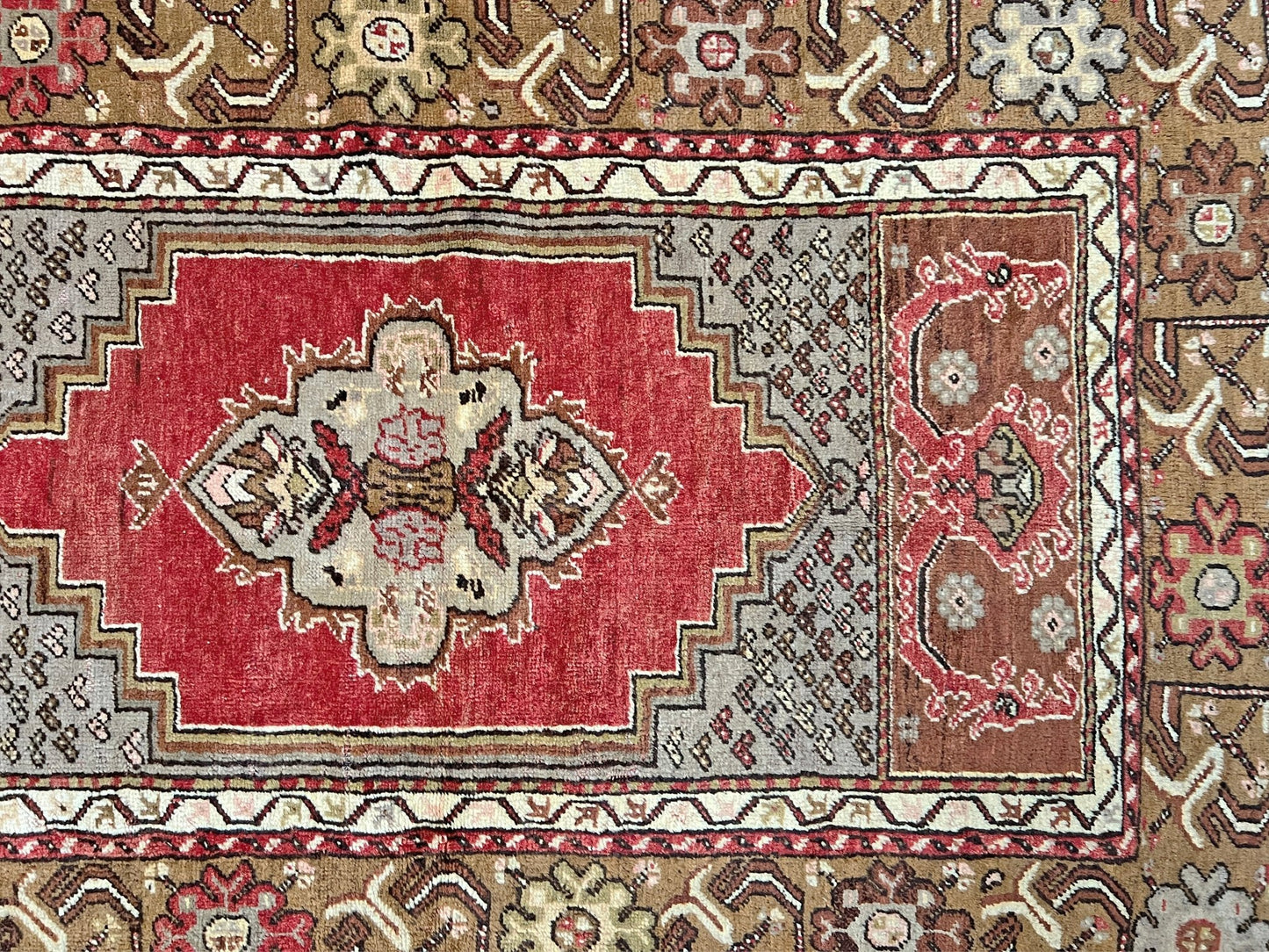 Kirsehir handmade wool vintage turkish rug shop san francisco bay area. Buy handmade rug online free shipping USA Canada.