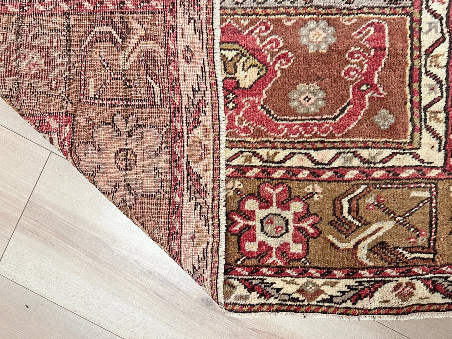 Kirsehir handmade wool vintage turkish rug shop san francisco bay area. Buy handmade rug online free shipping USA Canada.