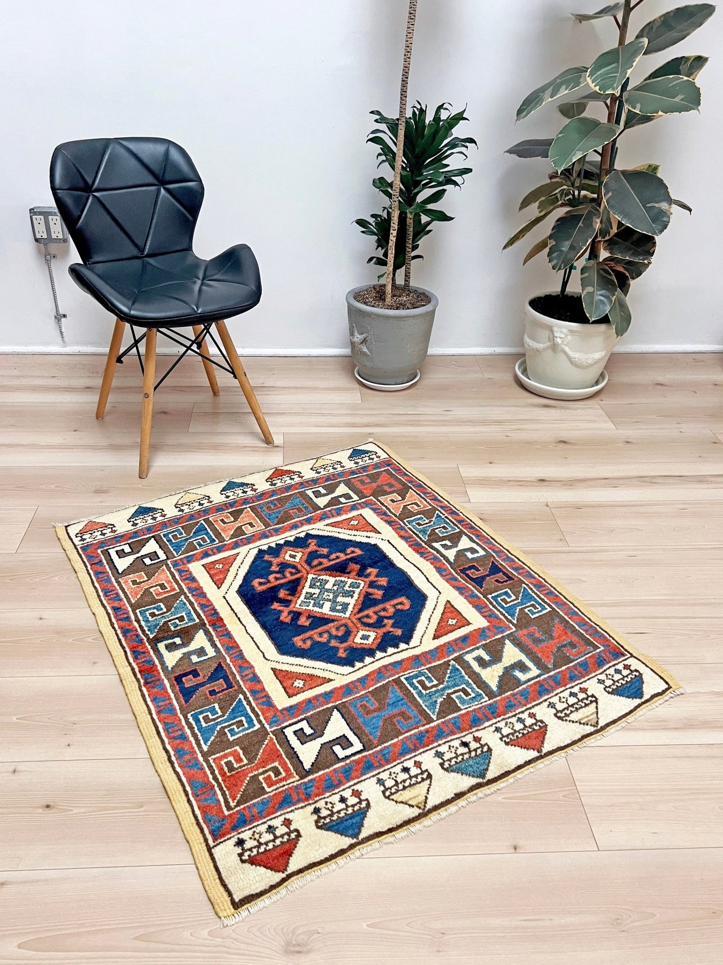 Konya handmade Turkish wool handmade Mini Rug rug shop san francisco bay area. Buy rug online free shipping USA Canada.