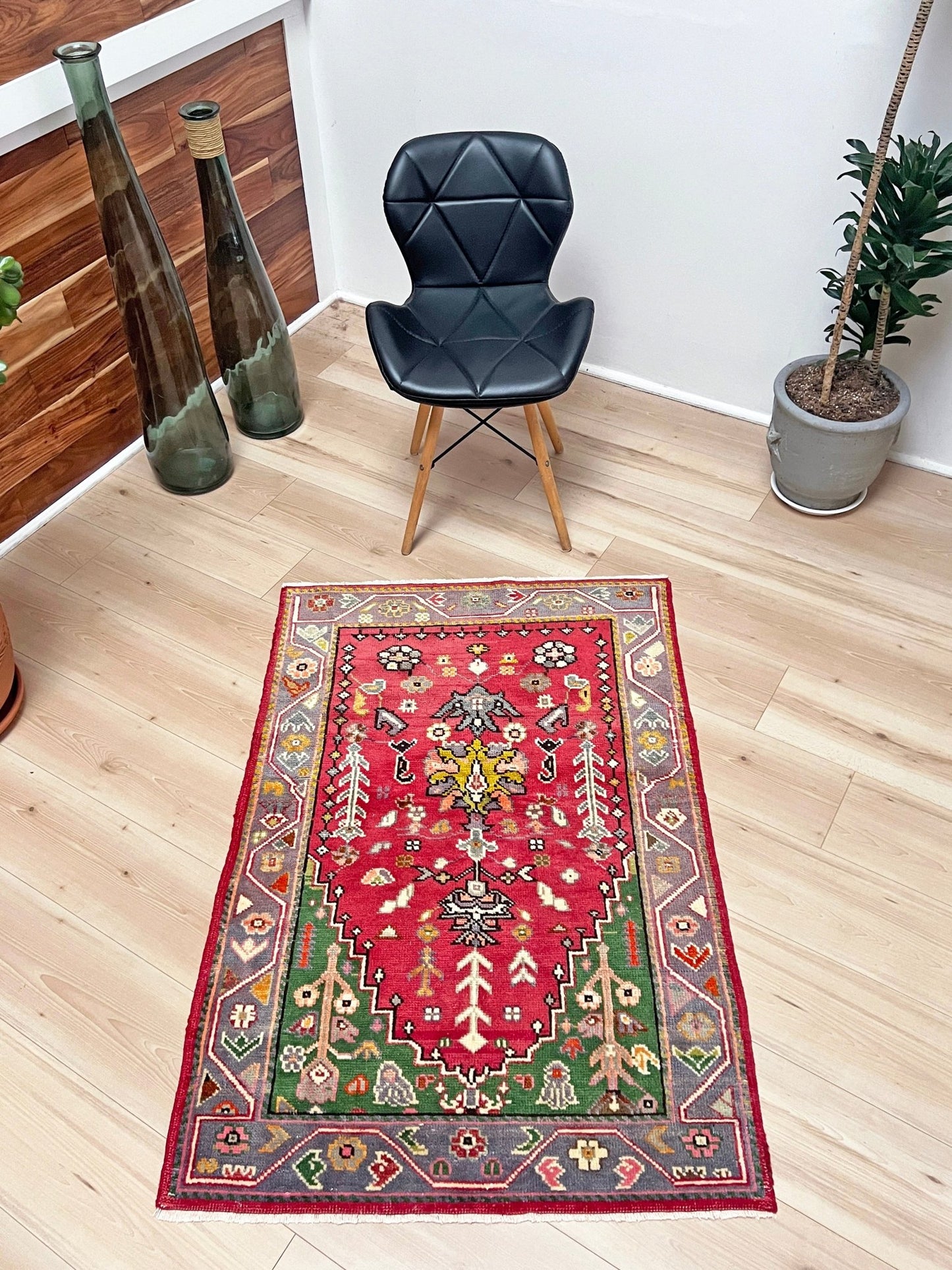 Maden handmade wool vintage turkish mini rug. Turkish rug shop san francisco bay area. Handmade wool rug buy online