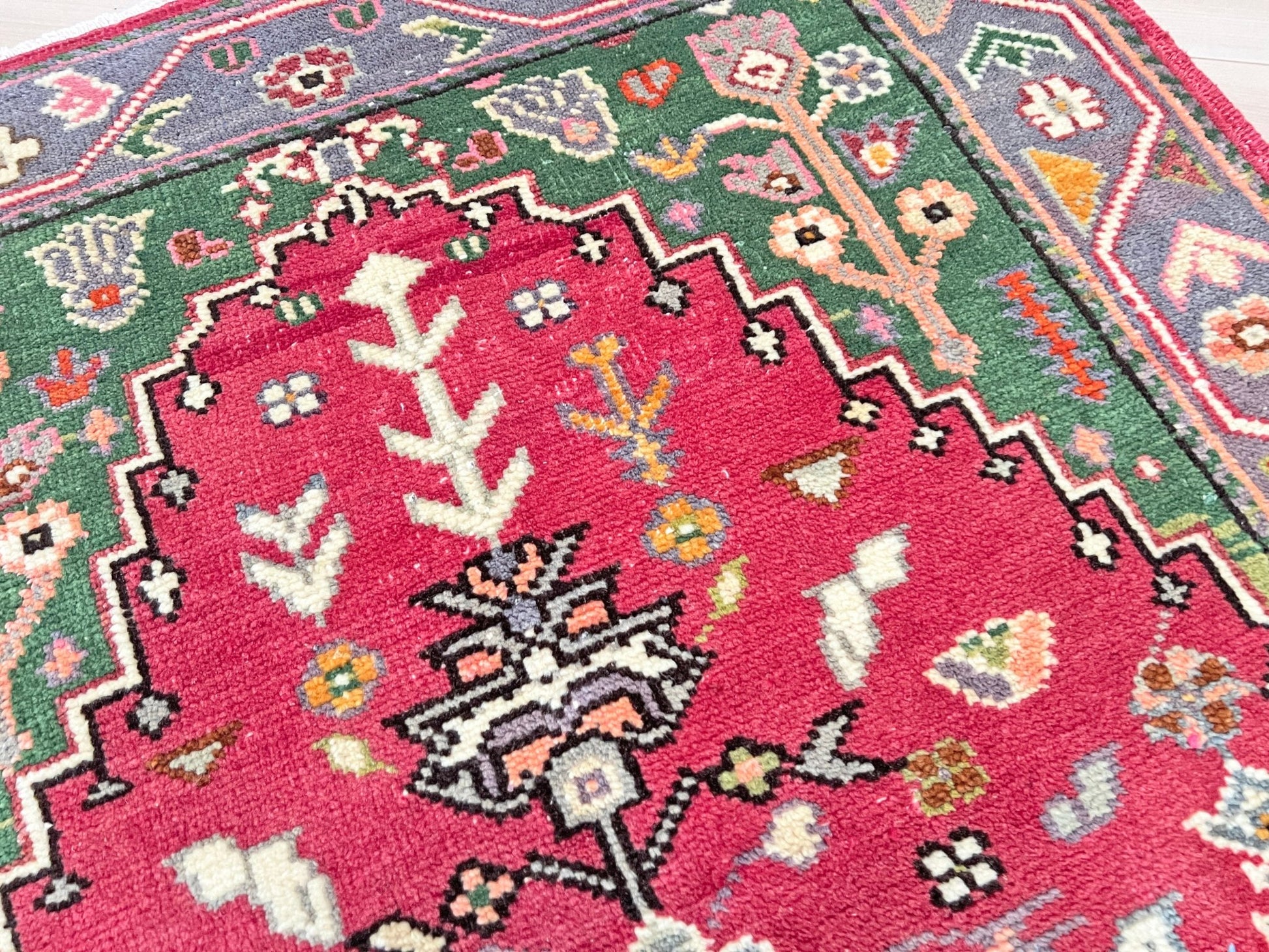 Maden handmade wool vintage turkish mini rug. Turkish rug shop san francisco bay area. Handmade wool rug buy online