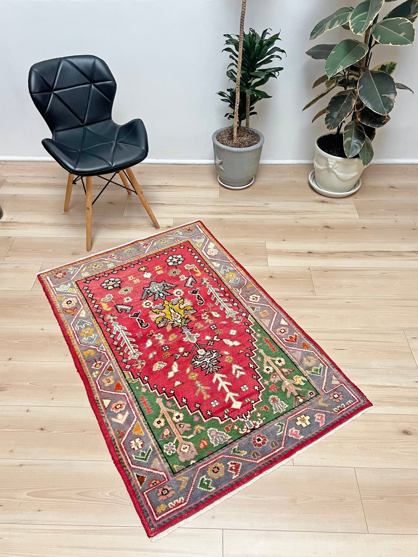 Maden handmade wool vintage turkish mini rug. Turkish rug shop san francisco bay area. Handmade wool rug buy online