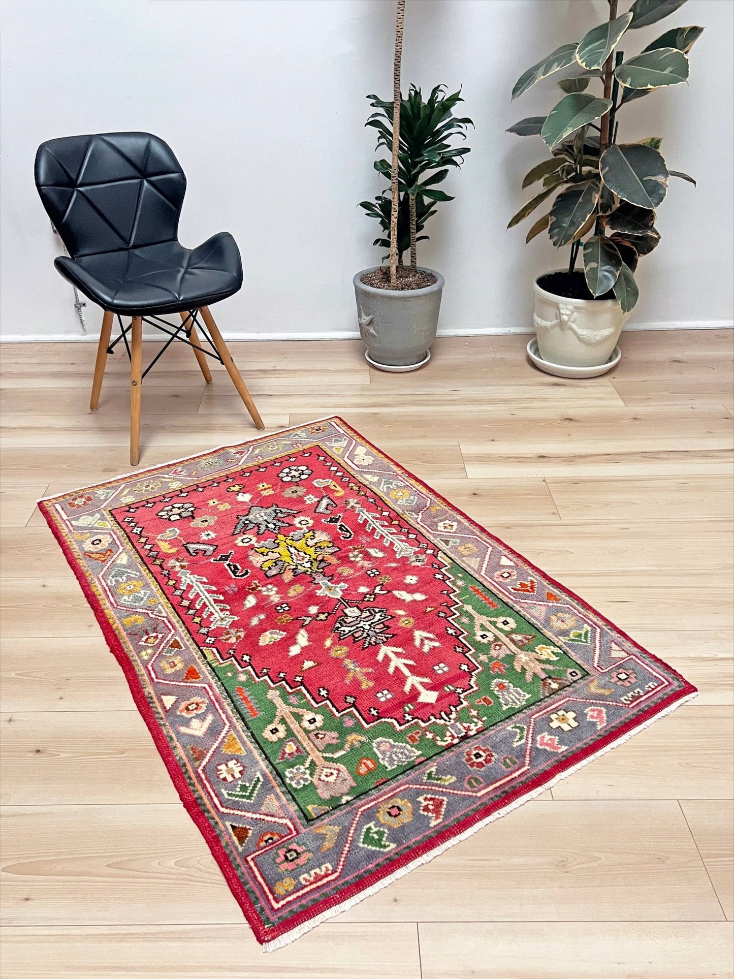 Maden handmade wool vintage turkish mini rug. Turkish rug shop san francisco bay area. Handmade wool rug buy online