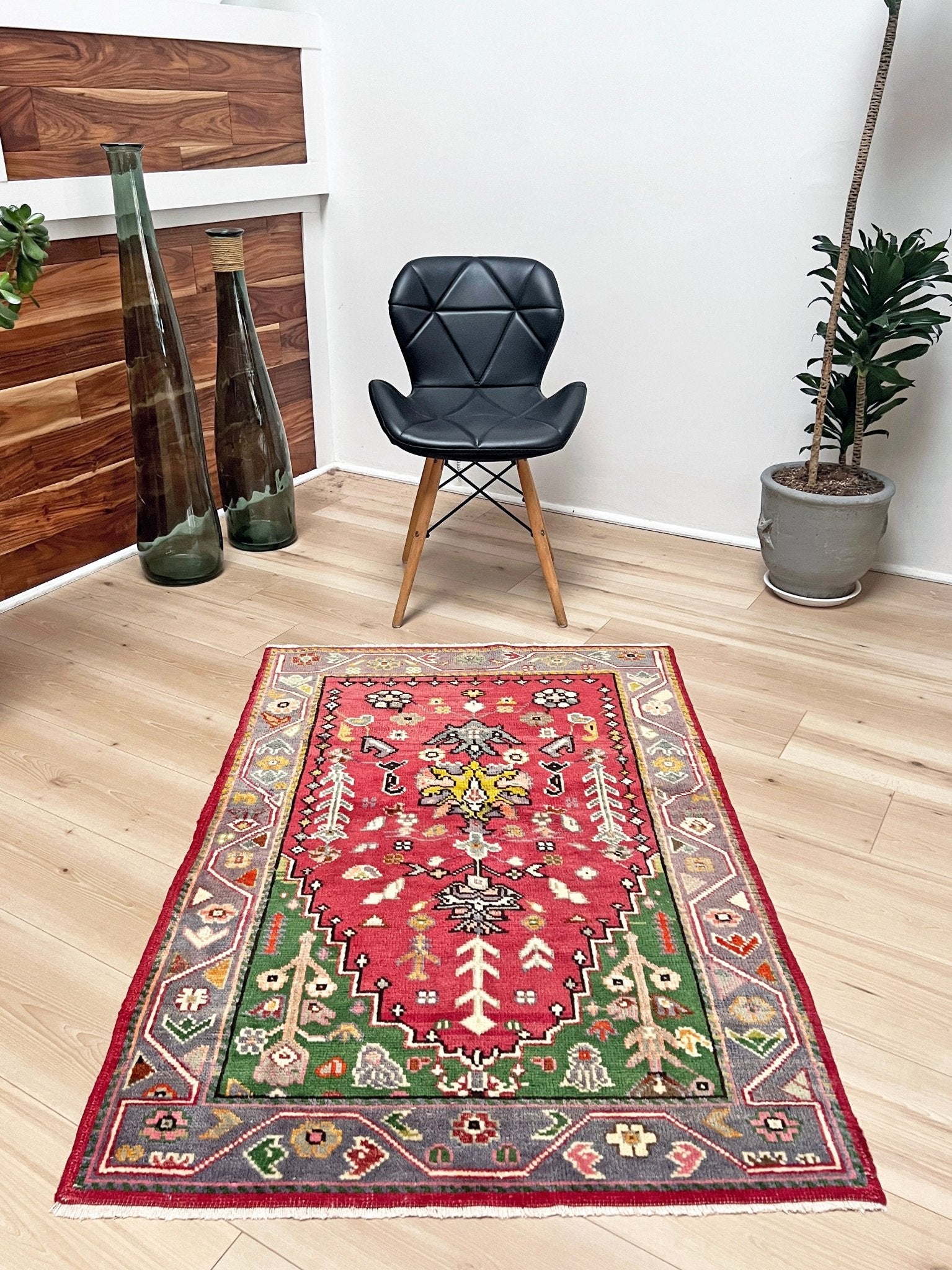 Maden handmade wool vintage turkish mini rug. Turkish rug shop san francisco bay area. Handmade wool rug buy online