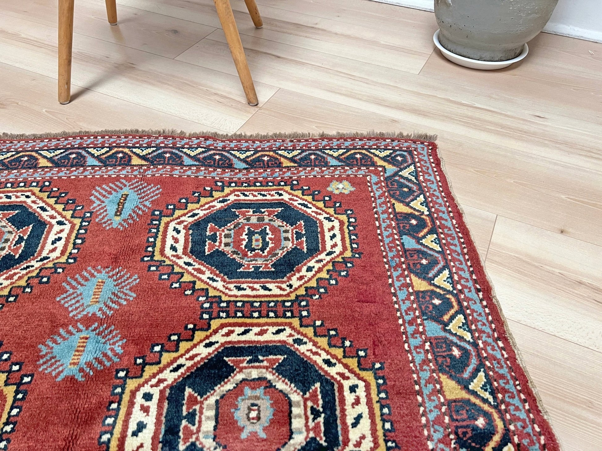 Derbend caucasian handmade wool mini rug. Oriental rug shop san francisco bay area. Buy affordable rug online free shipping