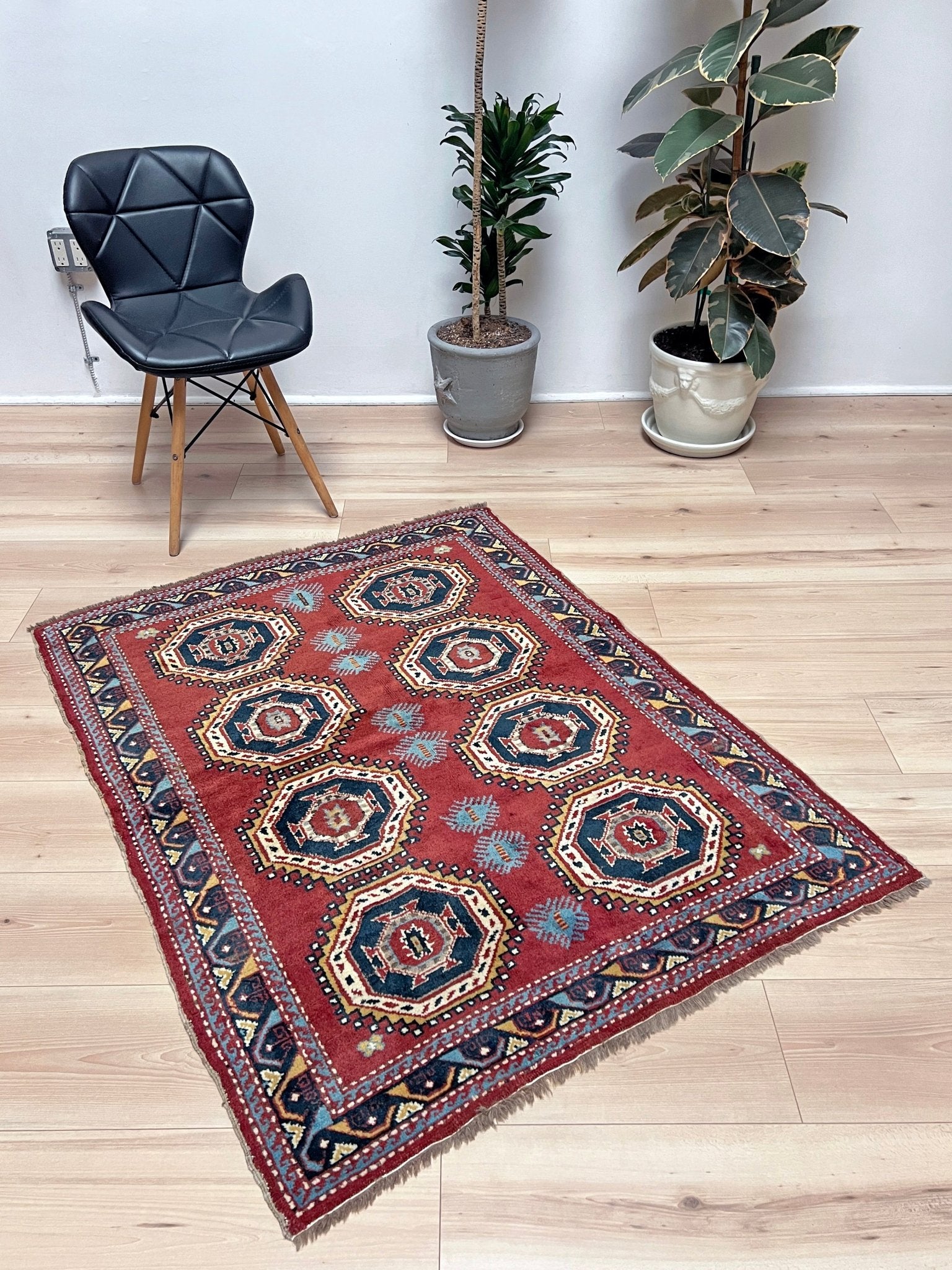 Derbend caucasian handmade wool mini rug. Oriental rug shop san francisco bay area. Buy affordable rug online free shipping