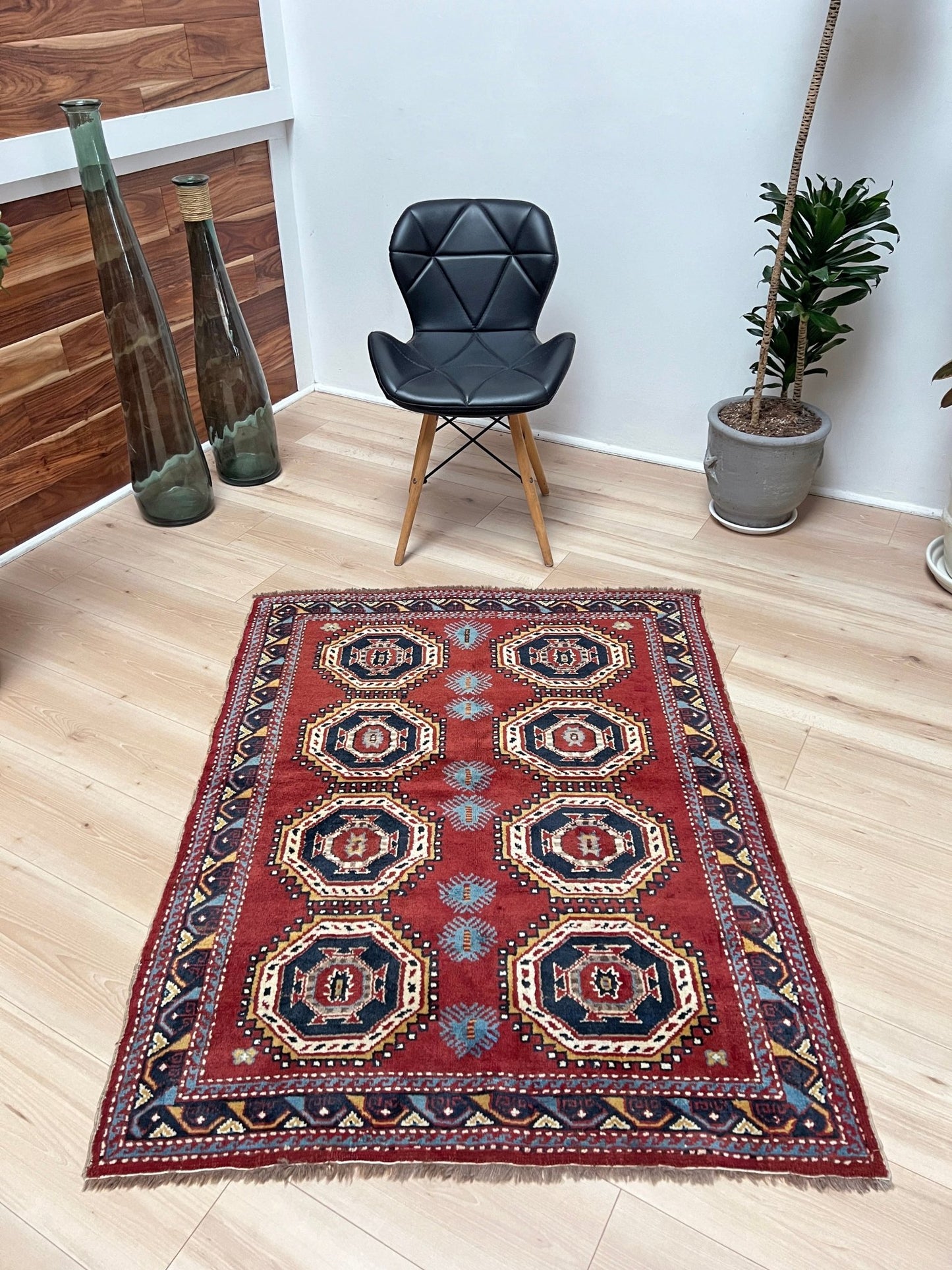 Derbend caucasian handmade wool mini rug. Oriental rug shop san francisco bay area. Buy affordable rug online free shipping