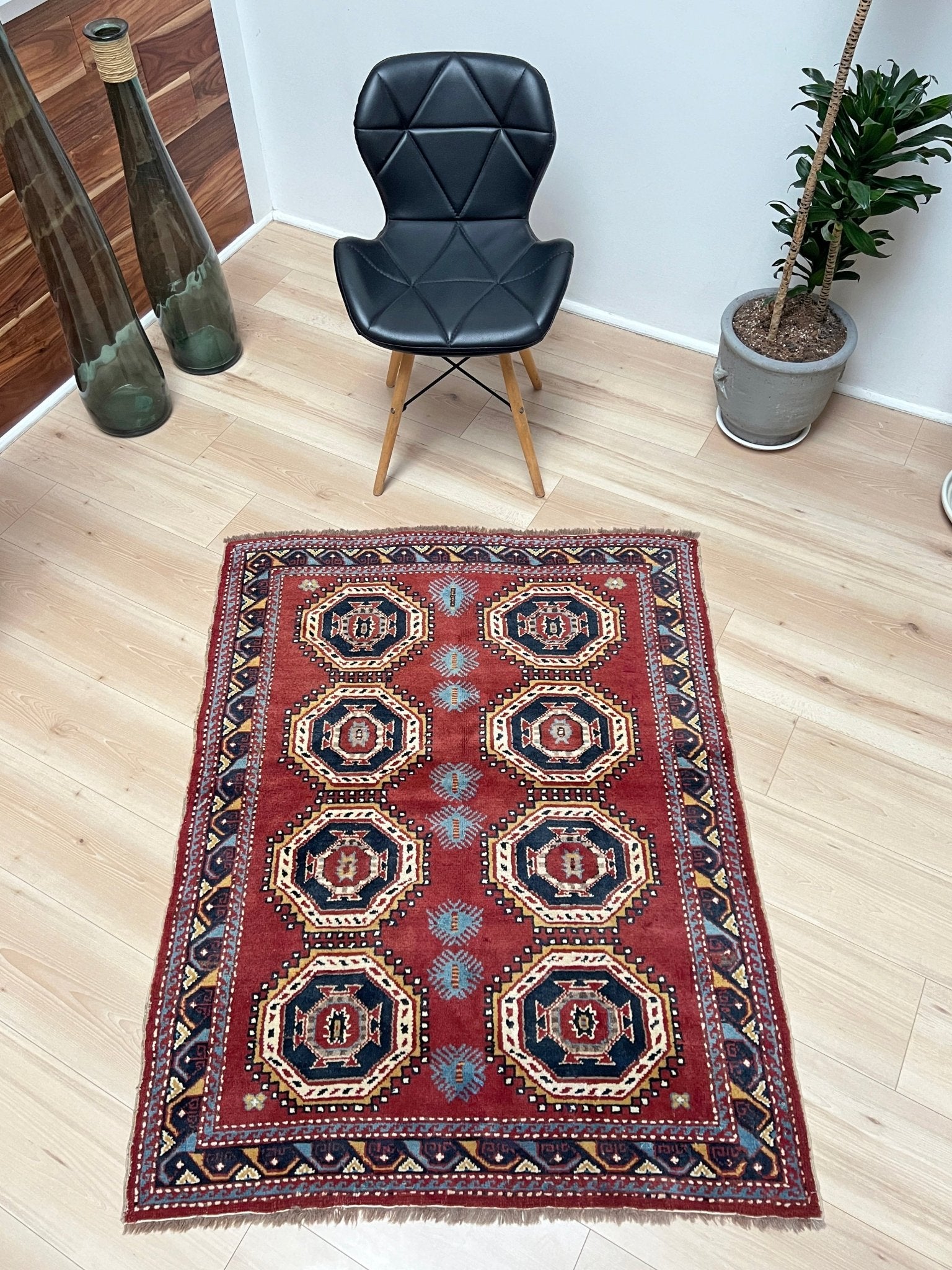 Derbend caucasian handmade wool mini rug. Oriental rug shop san francisco bay area. Buy affordable rug online free shipping