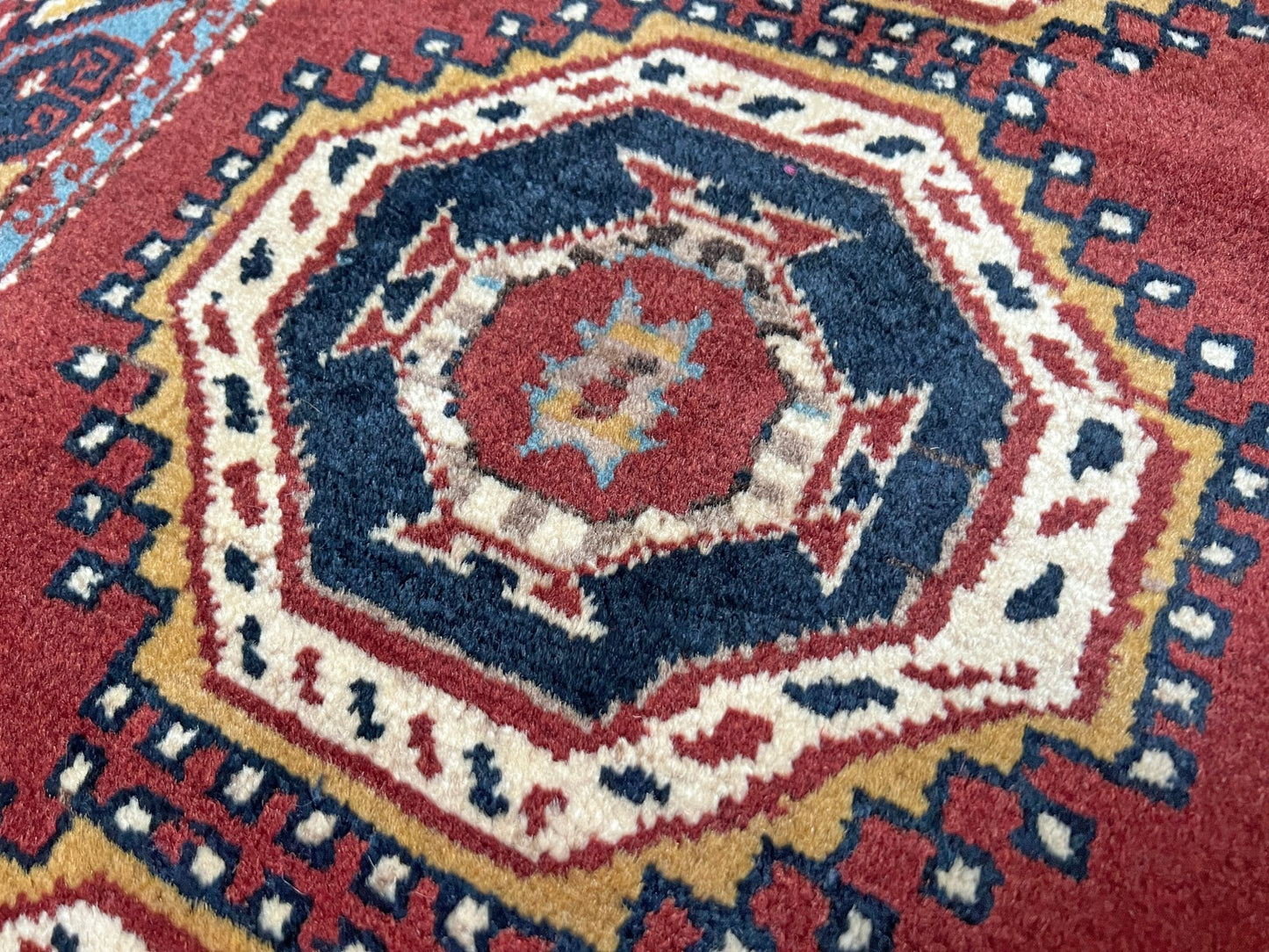 Derbend caucasian handmade wool mini rug. Oriental rug shop san francisco bay area. Buy affordable rug online free shipping