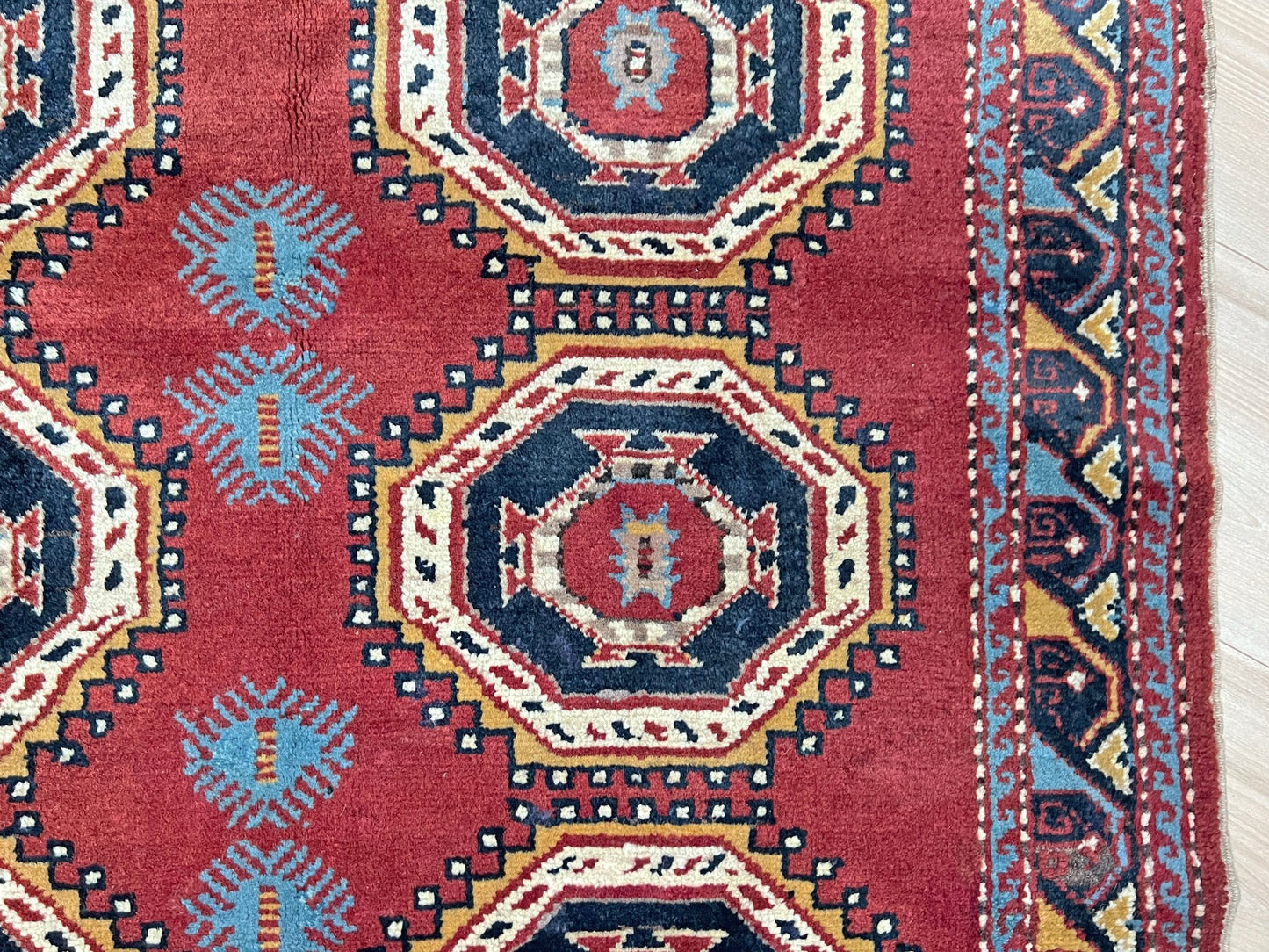 Derbend caucasian handmade wool mini rug. Oriental rug shop san francisco bay area. Buy affordable rug online free shipping