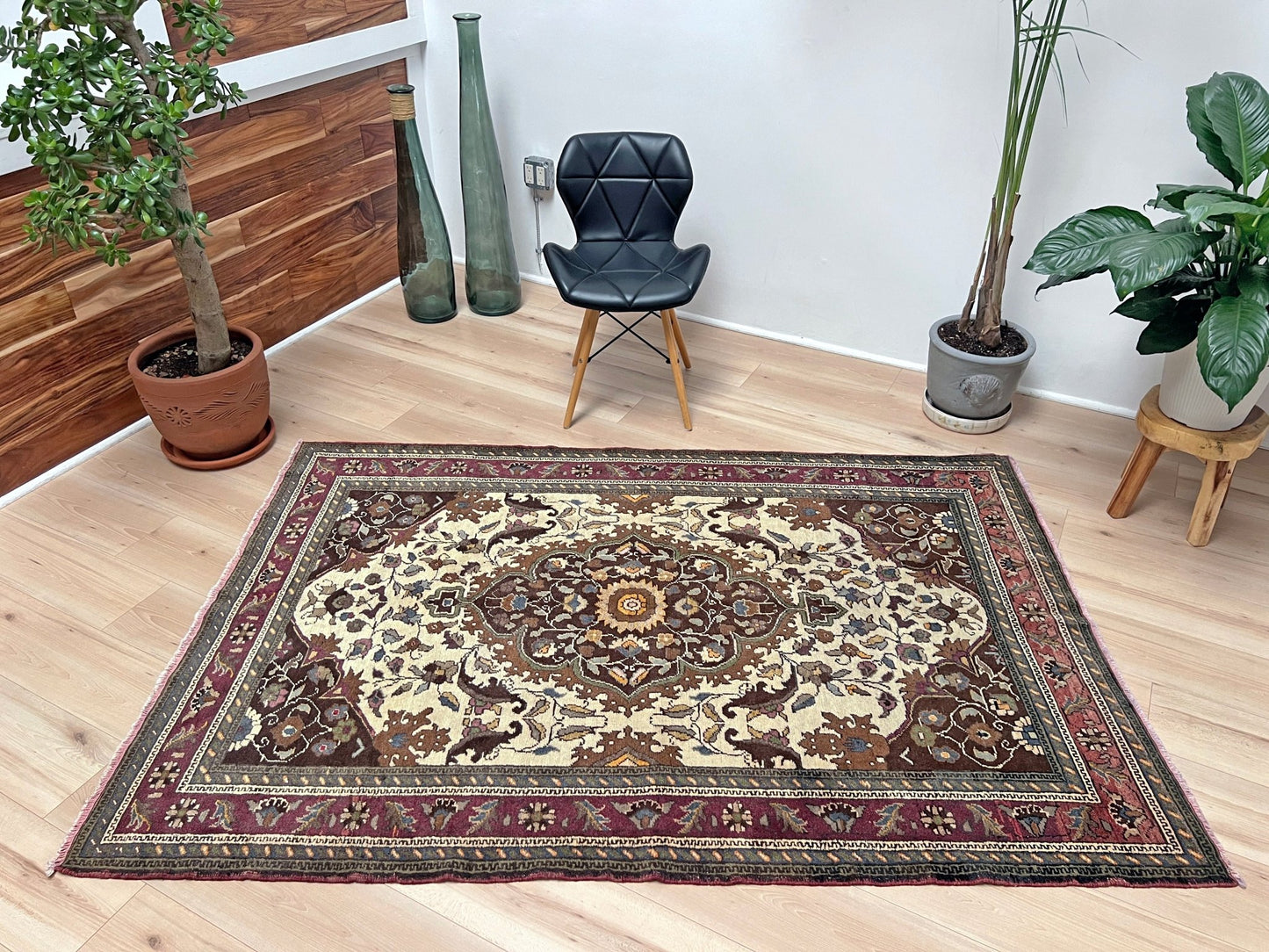 Kayseri Vintage turkish rug shop San francisco bay area. Carpet store Buy handmade 4x6 wool rug online free shipping.