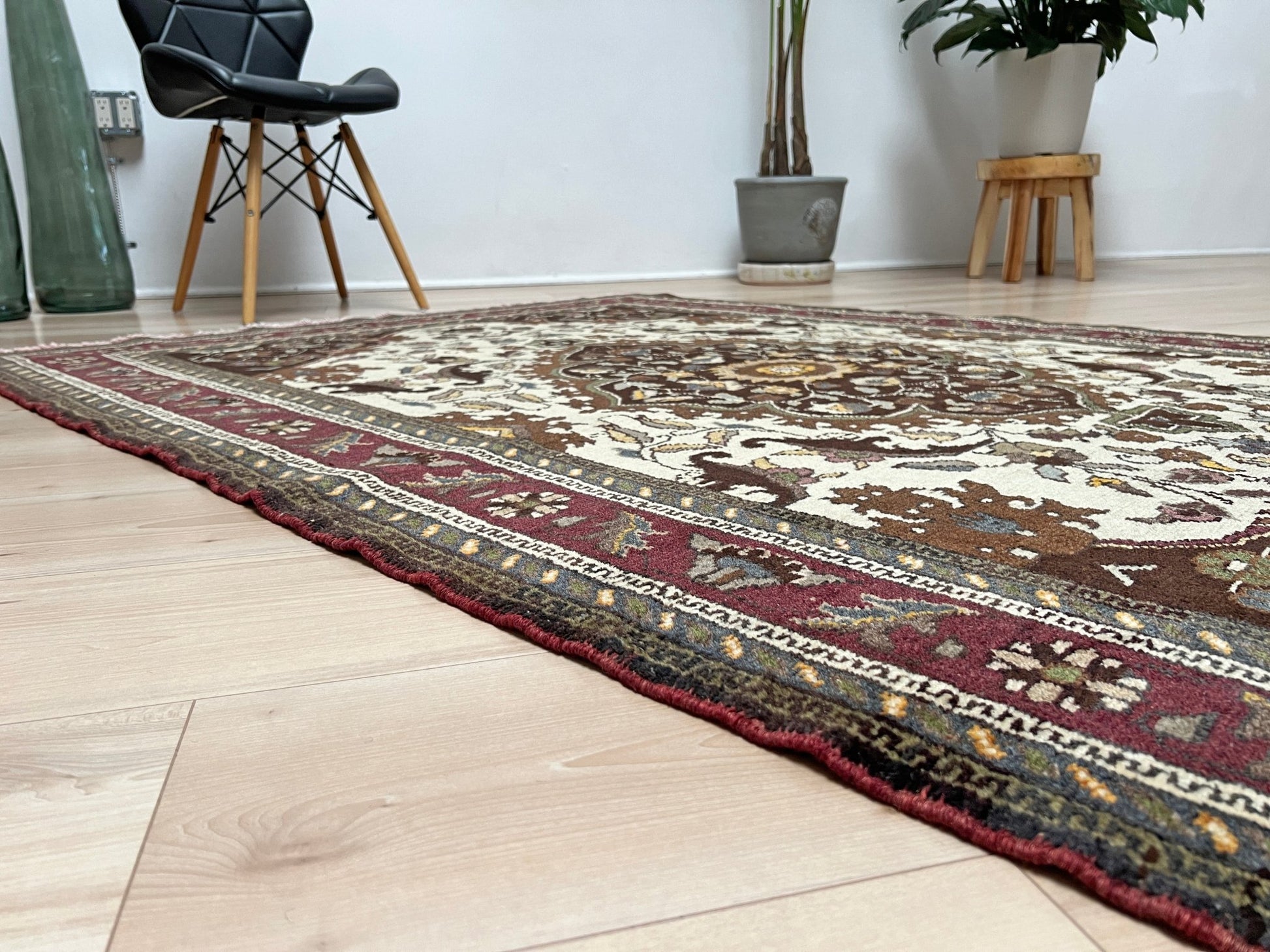 Kayseri Vintage turkish rug shop San francisco bay area. Carpet store Buy handmade 4x6 wool rug online free shipping.