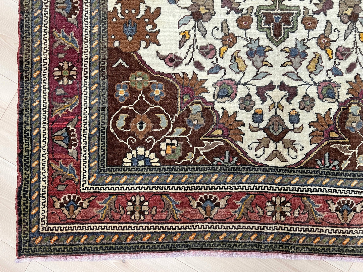 Kayseri Vintage turkish rug shop San francisco bay area. Carpet store Buy handmade 4x6 wool rug online free shipping.