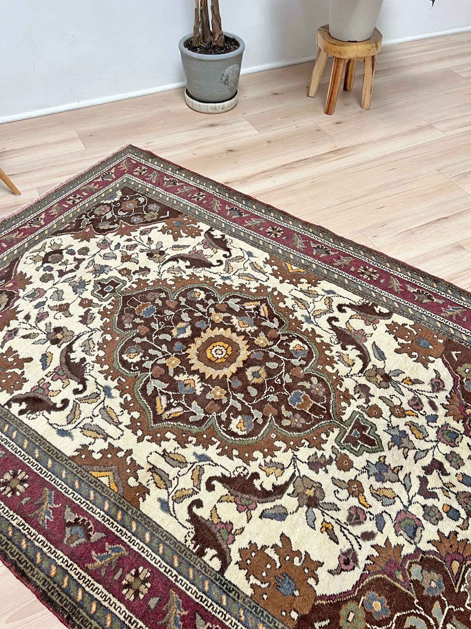 Kayseri Vintage turkish rug shop San francisco bay area. Carpet store Buy handmade 4x6 wool rug online free shipping.