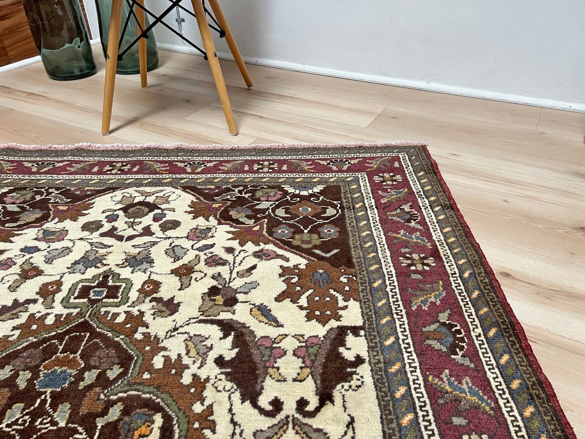 Kayseri Vintage turkish rug shop San francisco bay area. Carpet store Buy handmade 4x6 wool rug online free shipping.