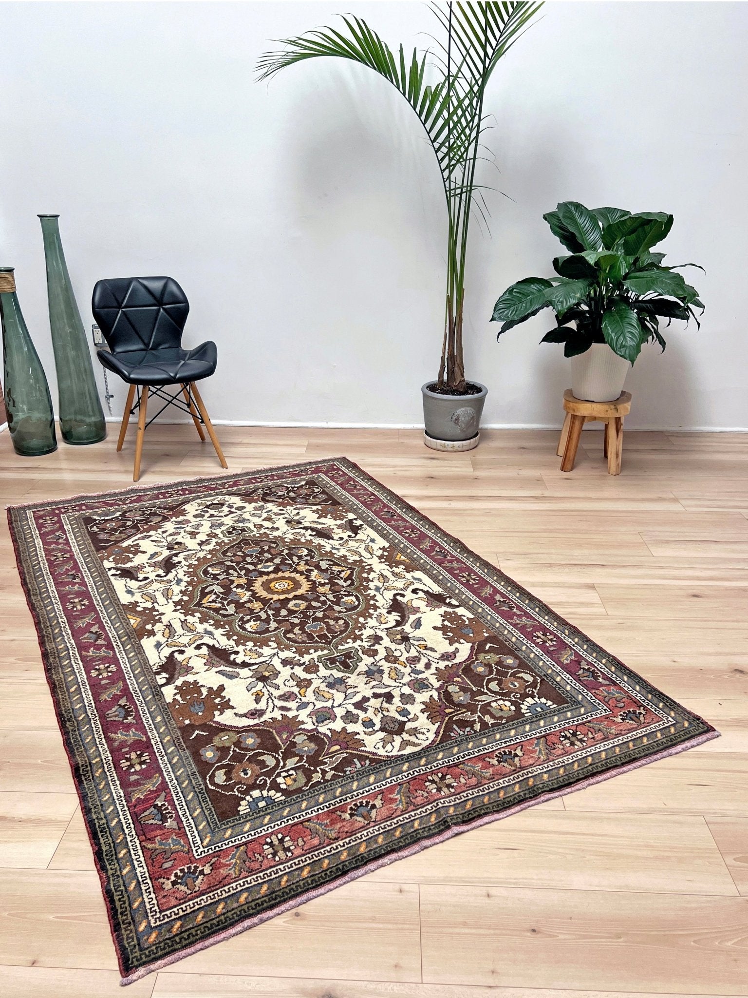 Kayseri Vintage turkish rug shop San francisco bay area. Carpet store Buy handmade 4x6 wool rug online free shipping.