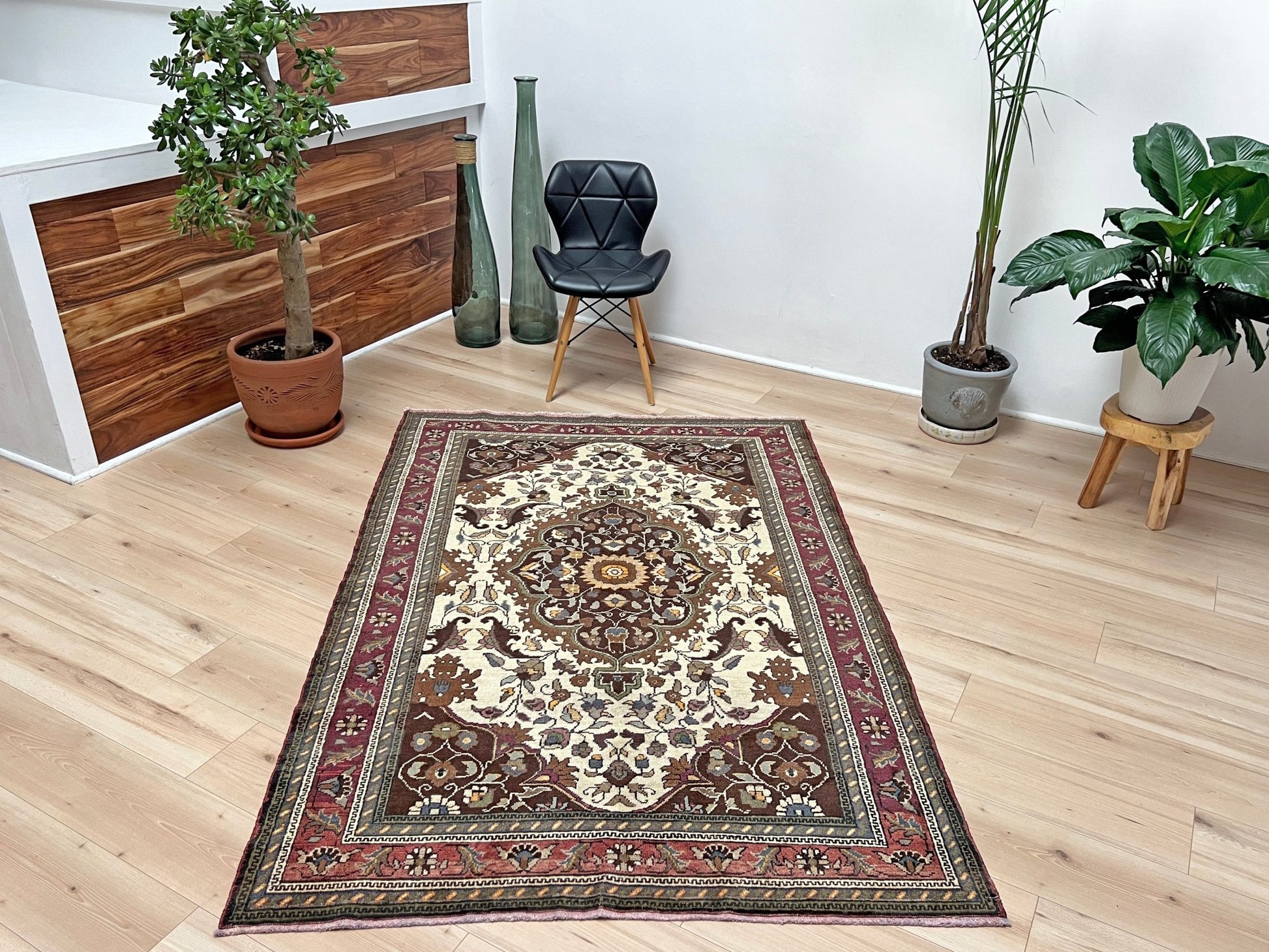 Kayseri Vintage turkish rug shop San francisco bay area. Carpet store Buy handmade 4x6 wool rug online free shipping.