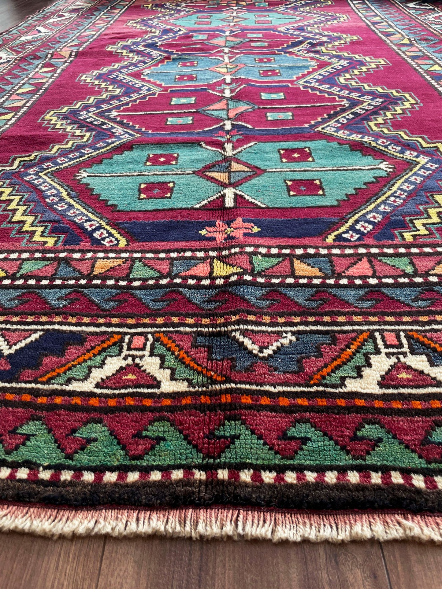 Kazak Caucasian Tribal Vintage Rug Shop San Francisco Bay Area. Buy handmade wool rug online free shipping USA and Canada.