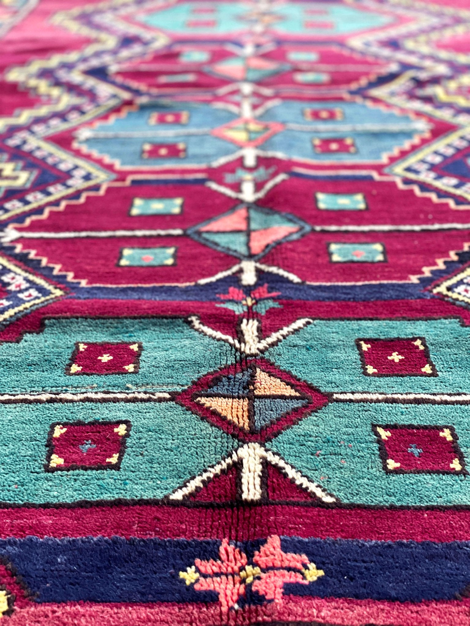 Kazak Caucasian Tribal Vintage Rug Shop San Francisco Bay Area. Buy handmade wool rug online free shipping USA and Canada.