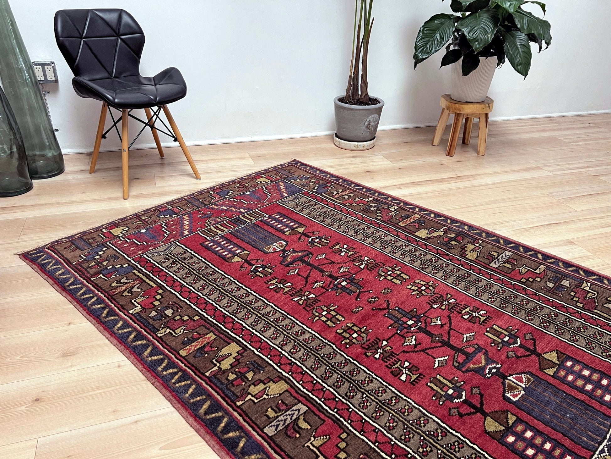 Konya vintage wool turkish rug shop san francisco bay area. Oriental rug store palo alto, berkeley. Scatter handmade rug