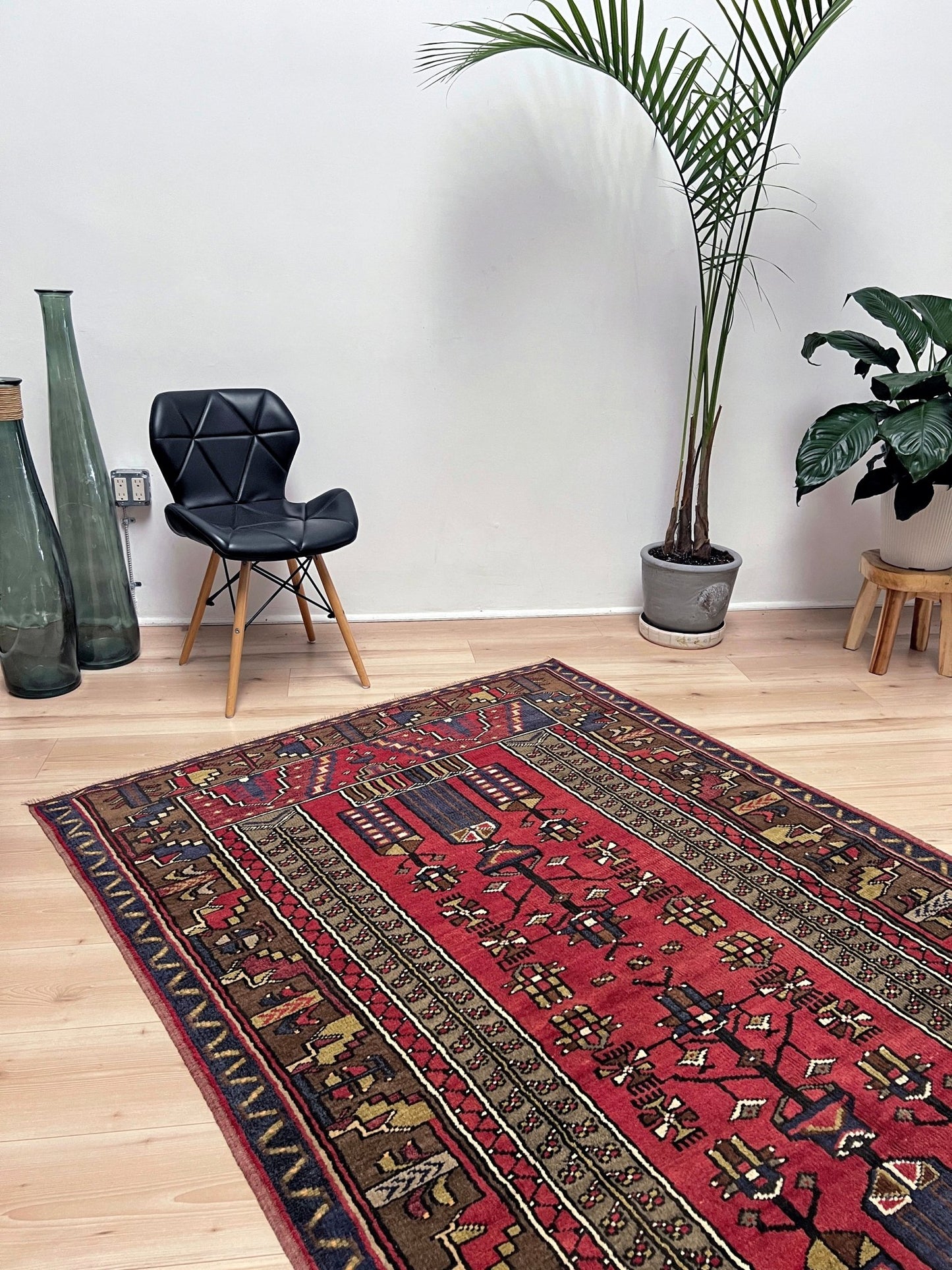 Konya vintage wool turkish rug shop san francisco bay area. Oriental rug store palo alto, berkeley. Scatter handmade rug