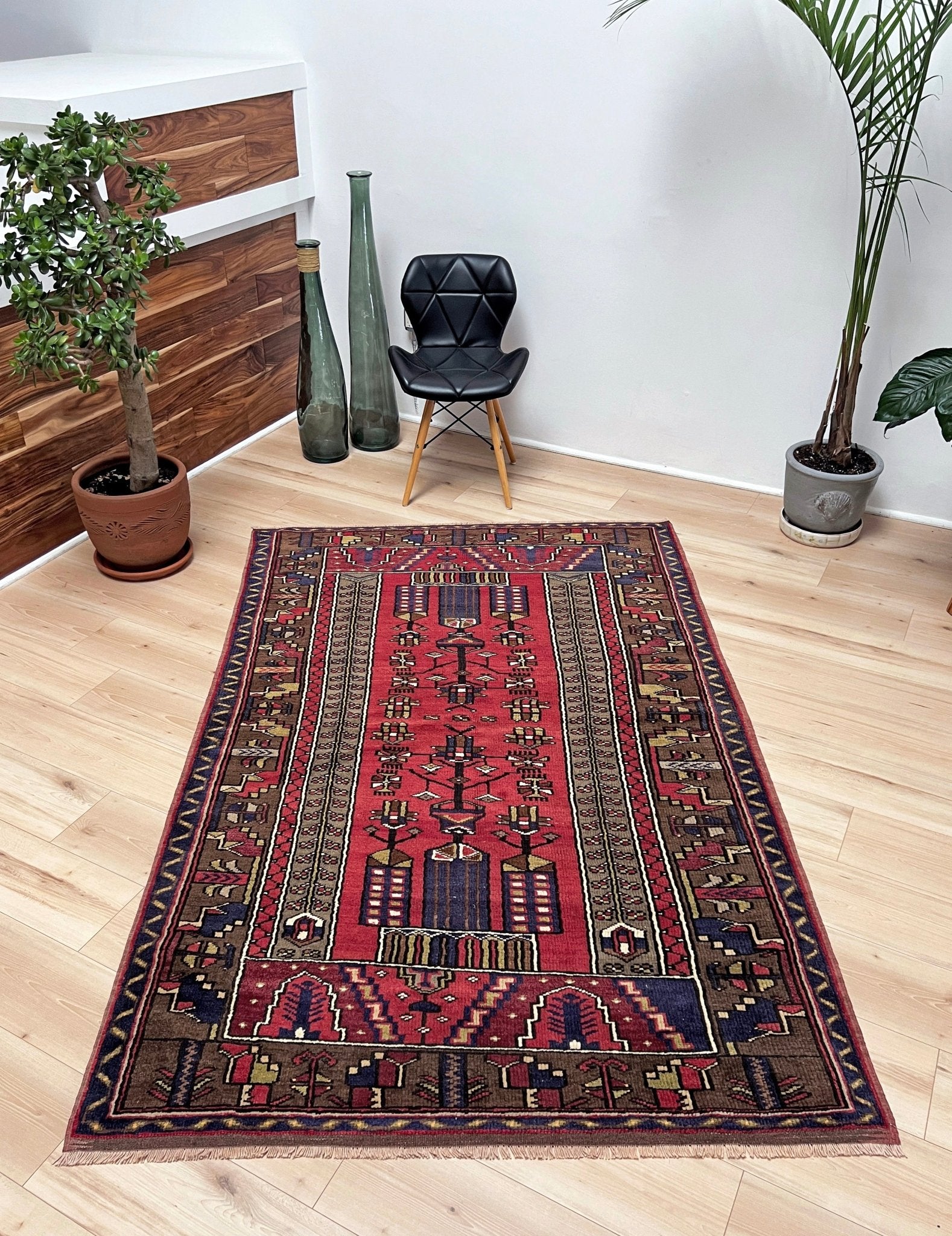 Konya vintage wool turkish rug shop san francisco bay area. Oriental rug store palo alto, berkeley. Scatter handmade rug