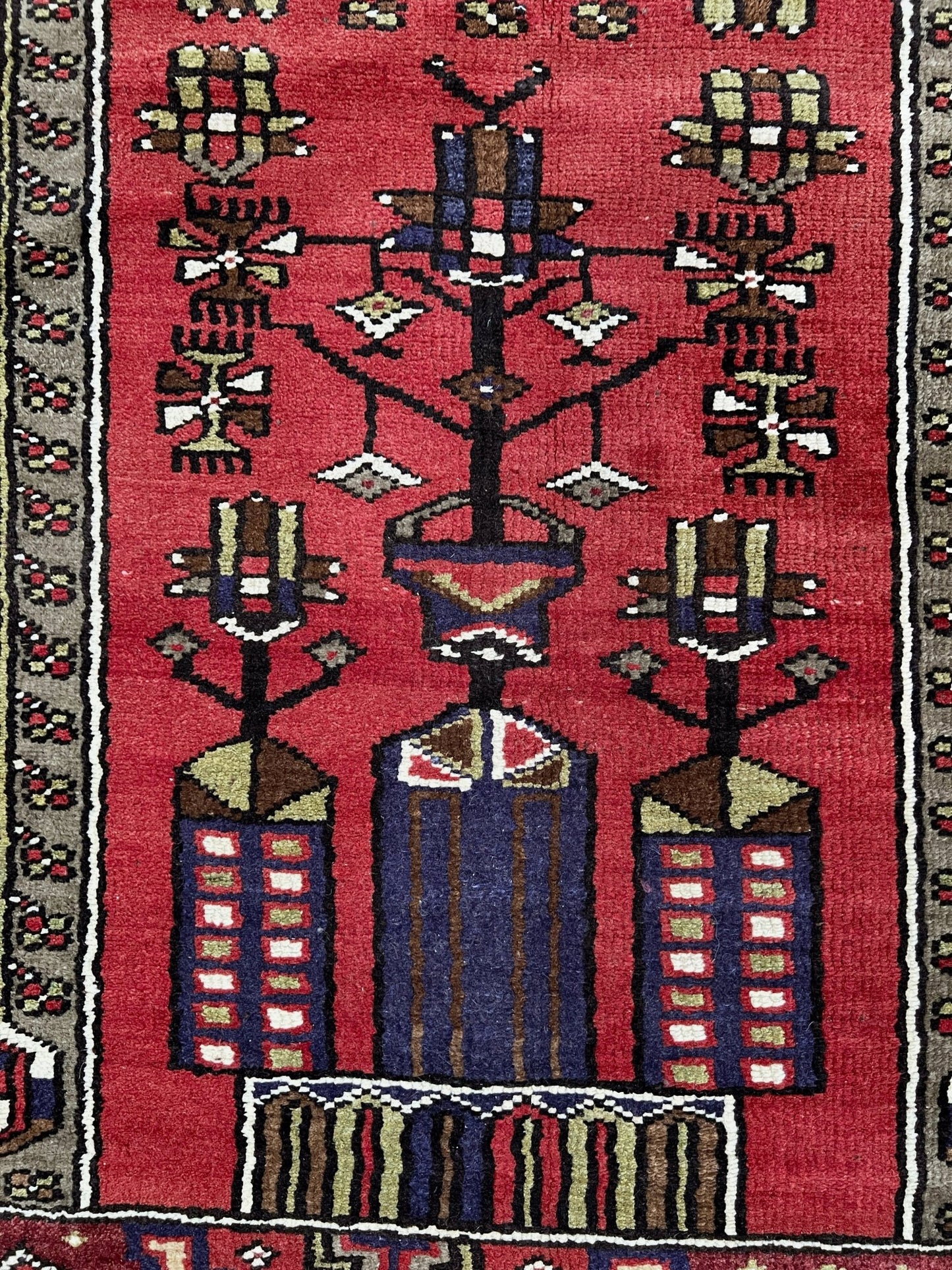 Konya vintage wool turkish rug shop san francisco bay area. Oriental rug store palo alto, berkeley. Scatter handmade rug