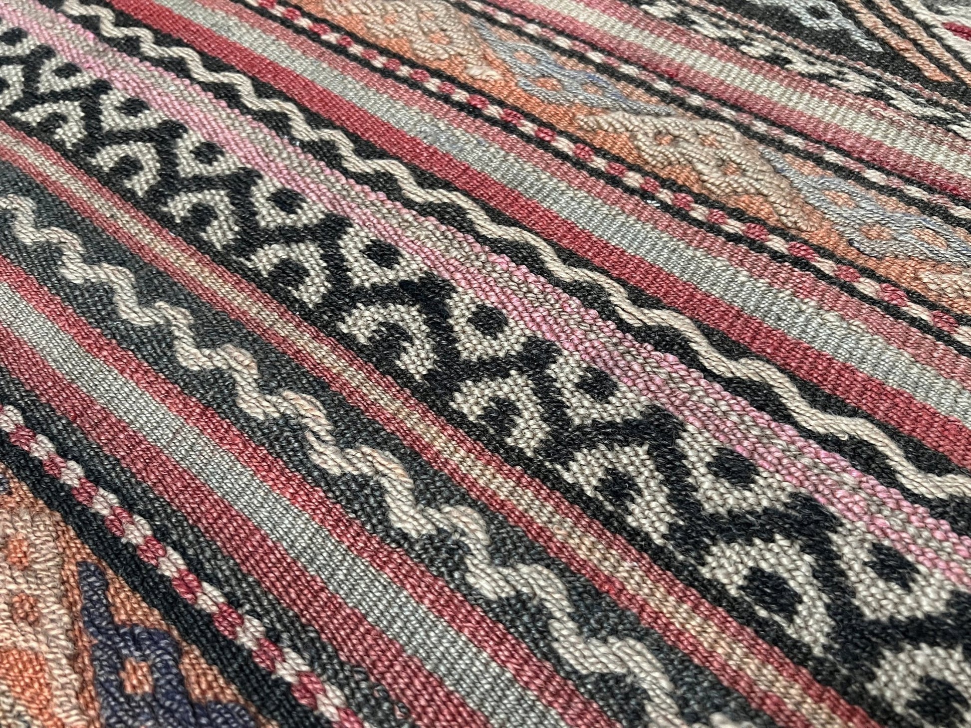 Handmade Turkish Kilim rug shop. Wool 6x8 rug for living room bedroom nursery kitchen dining. Turkish rug shop san francisco bay area