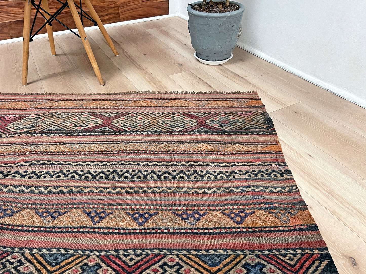 Handmade Turkish Kilim rug shop. Wool 6x8 rug for living room bedroom nursery kitchen dining. Turkish rug shop san francisco bay area