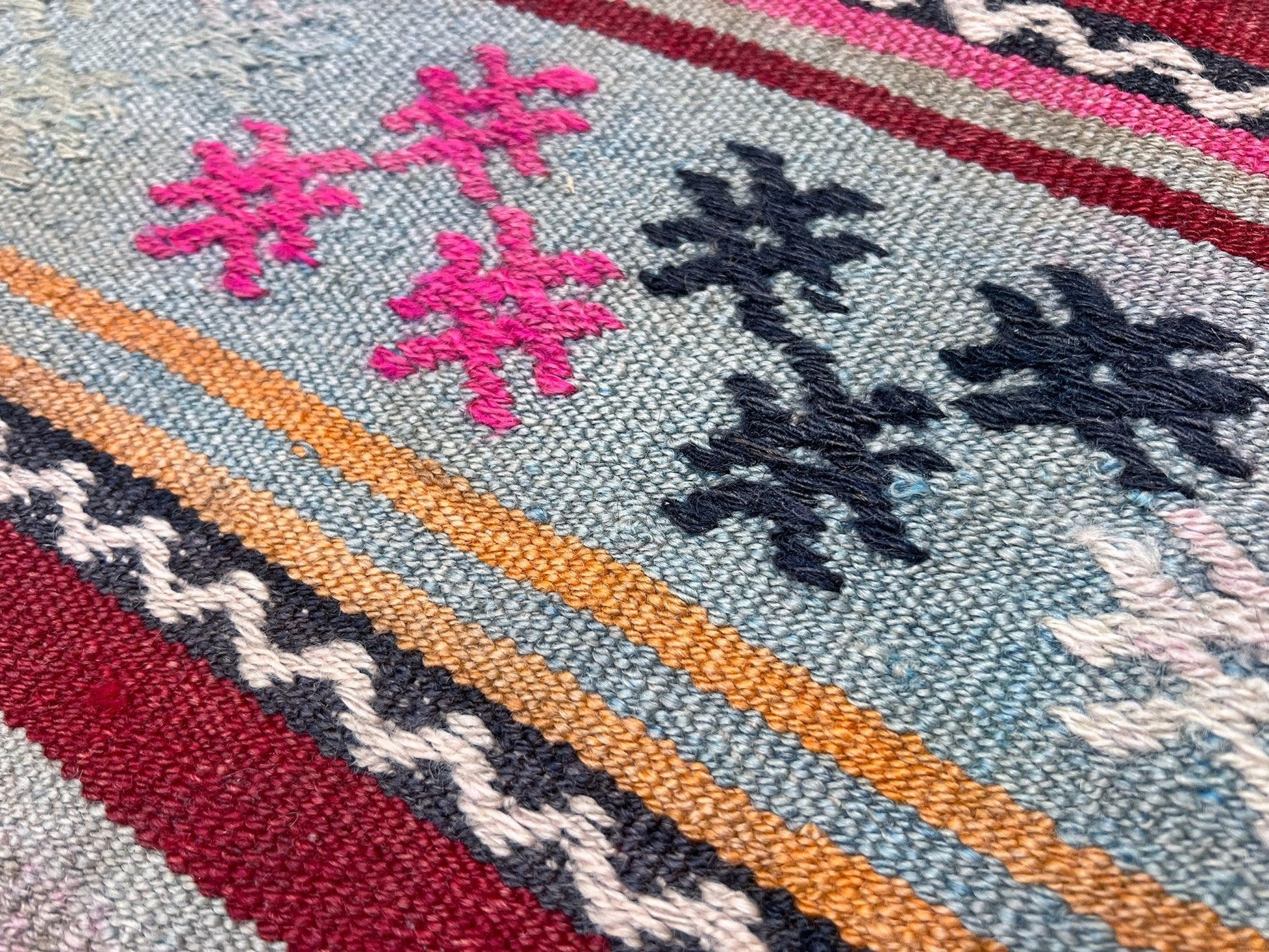 Denizli vintage Turkish kilim rug shop san francisco bay area. Handmade wool flatweave rug. Vibrant rug buy. 
