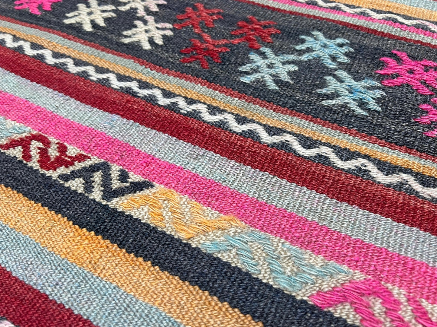 Denizli vintage Turkish kilim rug shop san francisco bay area. Handmade wool flatweave rug. Vibrant rug buy. 