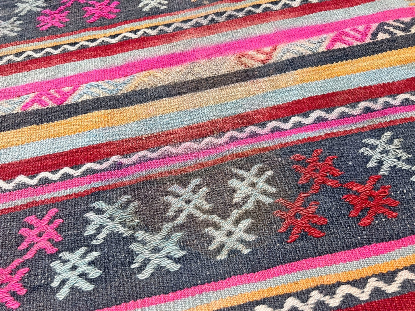 Denizli vintage Turkish kilim rug shop san francisco bay area. Handmade wool flatweave rug. Vibrant rug buy. 