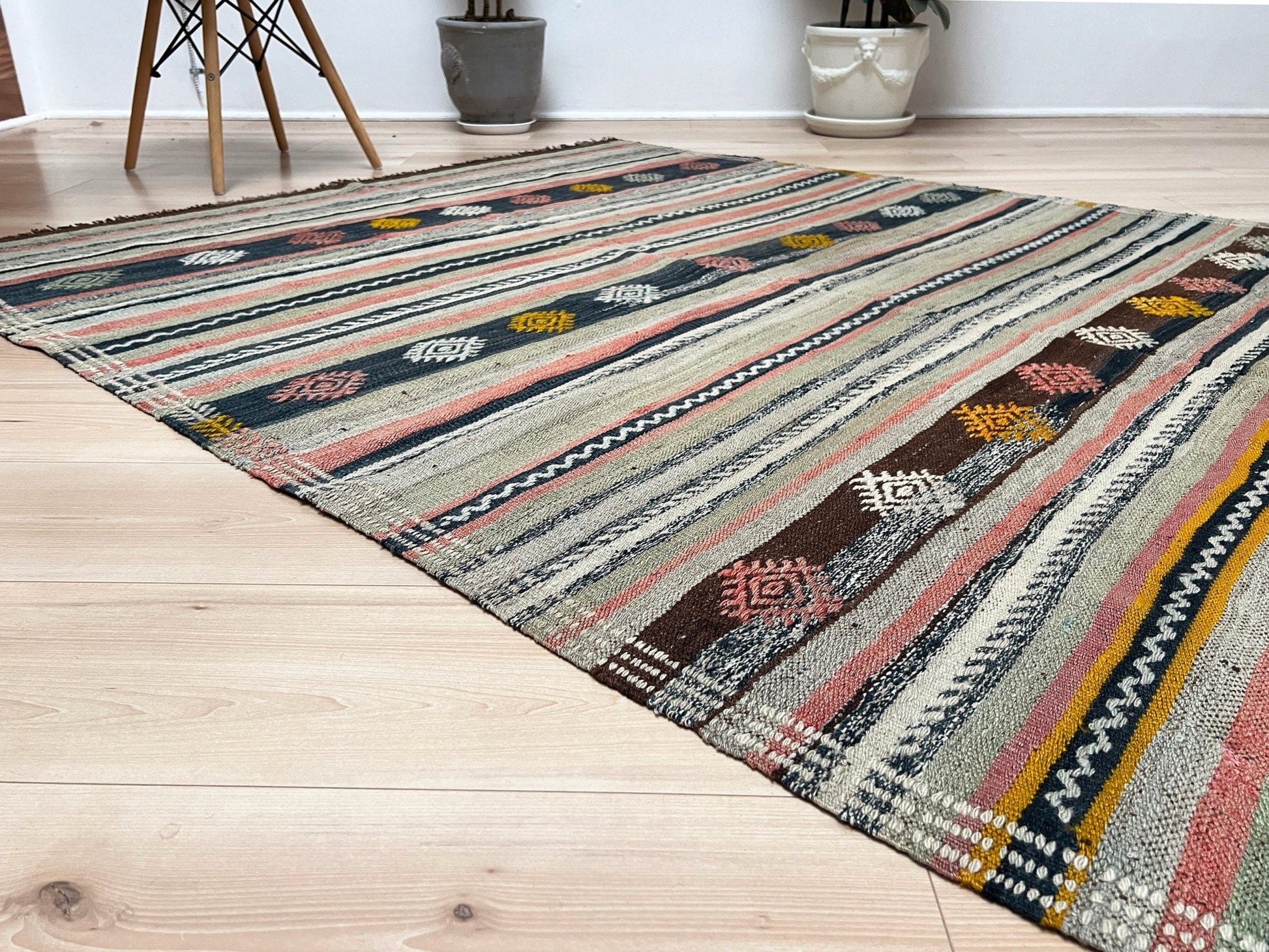 vintage turkish kilim rug in living room setting, bright colors, indigo rugs, soft rug, bold color, San Francisco Bay Area, California, rug store, rug shop, local shop, vintage rug, modern kilim, warm colors, antique rug, antique kilim.