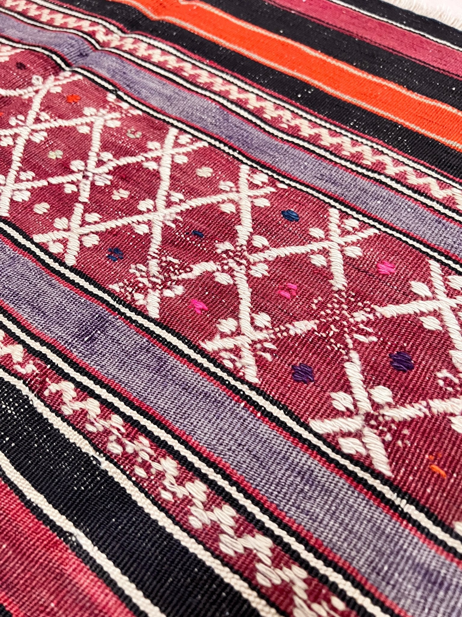 Pergamum handmade wool kilim turkish rug shop San Francisco Bay Area Portland Seattle. Buy handmade rugs online free shipping