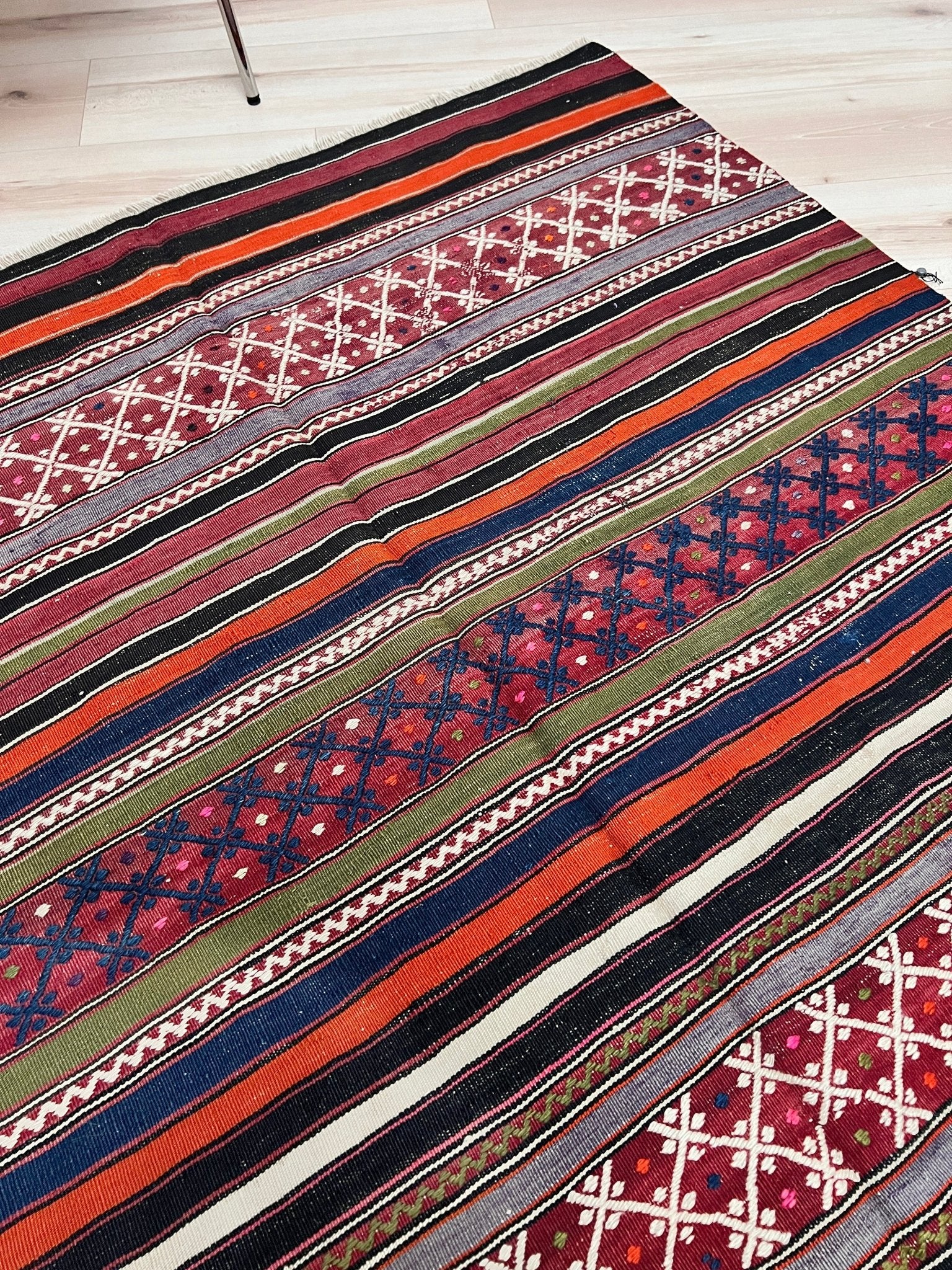 Pergamum handmade wool kilim turkish rug shop San Francisco Bay Area Portland Seattle. Buy handmade rugs online free shipping