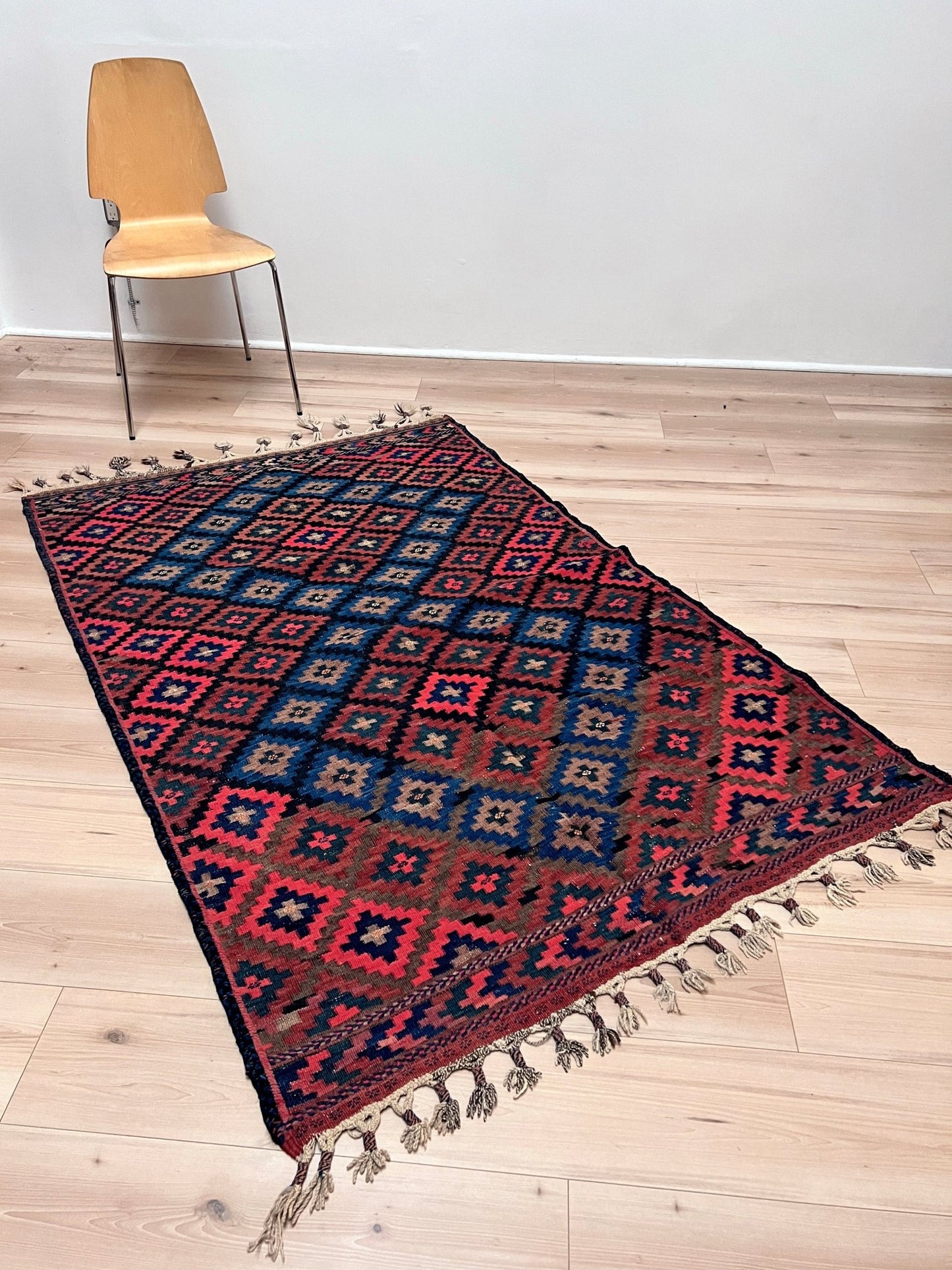 Ardebil Vintage Persian Kilim Rug. Oriental Rug shop San Francisco Bay Area Buy rug living room, bedroom, kitchen, office.