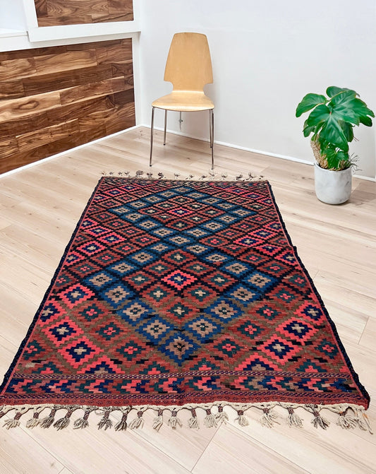Ardebil Vintage Persian Kilim Rug. Oriental Rug shop San Francisco Bay Area Buy rug living room, bedroom, kitchen, office.